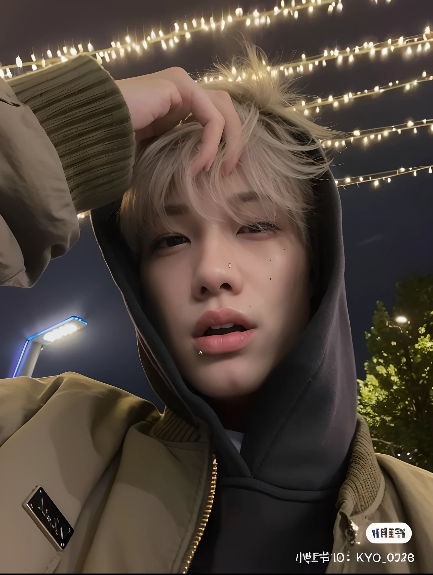 um close up de uma pessoa usando uma jaqueta e um capuz, Kim Doyoung, Ulzzang macho, Jinyoung Canela, Jimin\'s right eyelid swollen, Jung Jaehyun, Jimin\Plump lips, wan adorable korean face, Cai Xukun, Hong June Hyung, Rosto Jimin preciso, jinyoung shin aesthetic, Parque Jimin, Hyung Tae, TaeJune Kim