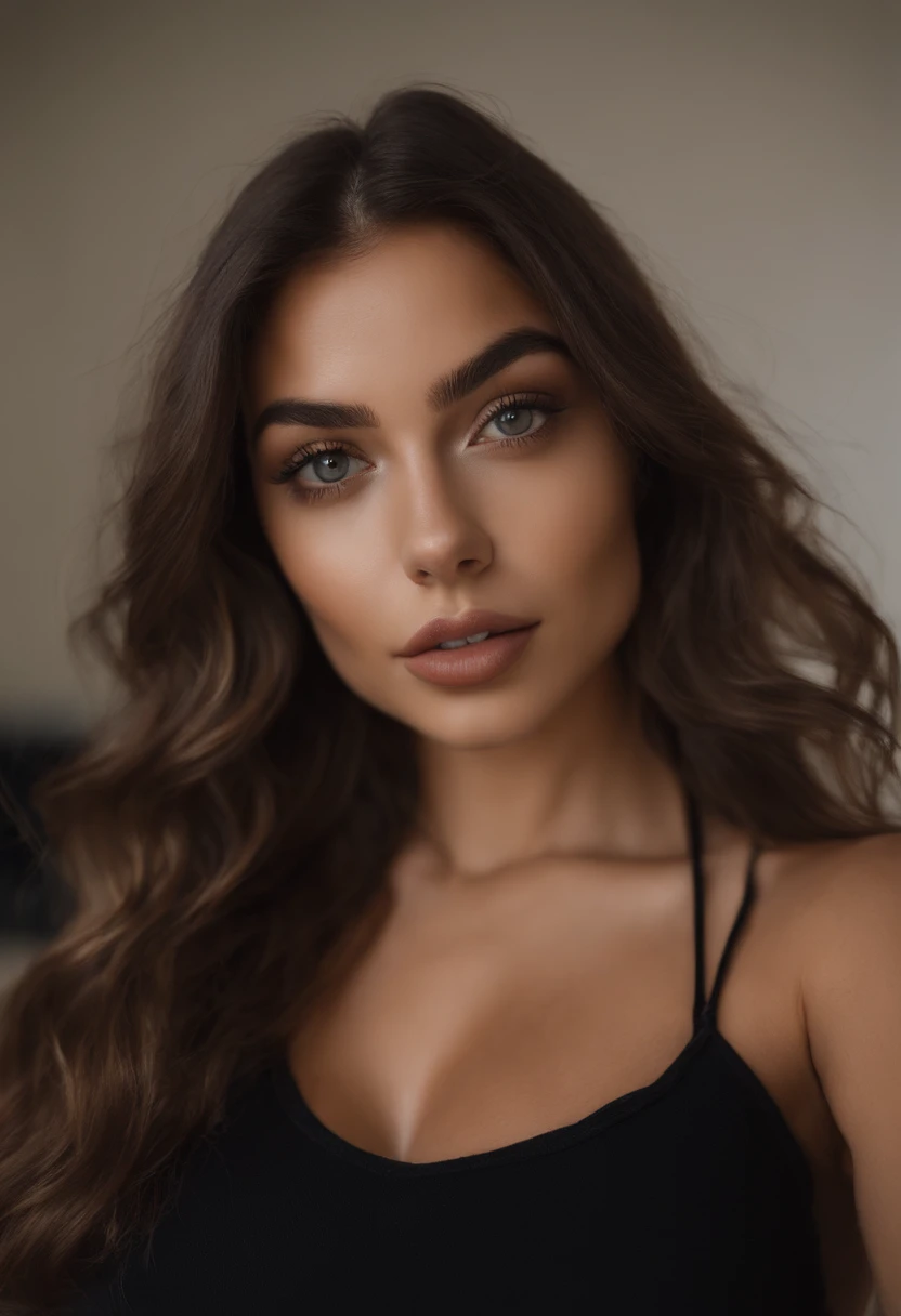 Femme arafed aux seins nus, fille sexy aux yeux bruns, Portrait Sophie Mudd, cheveux bruns et grands yeux, selfie of a young woman, Kammeraugen, Violet Myers, Sans maquillage, maquillage naturel, Look directly into the camera, Visage avec Artgram, dezentes Maquillage, Grande photo du corps entier, dans la chambre, topless