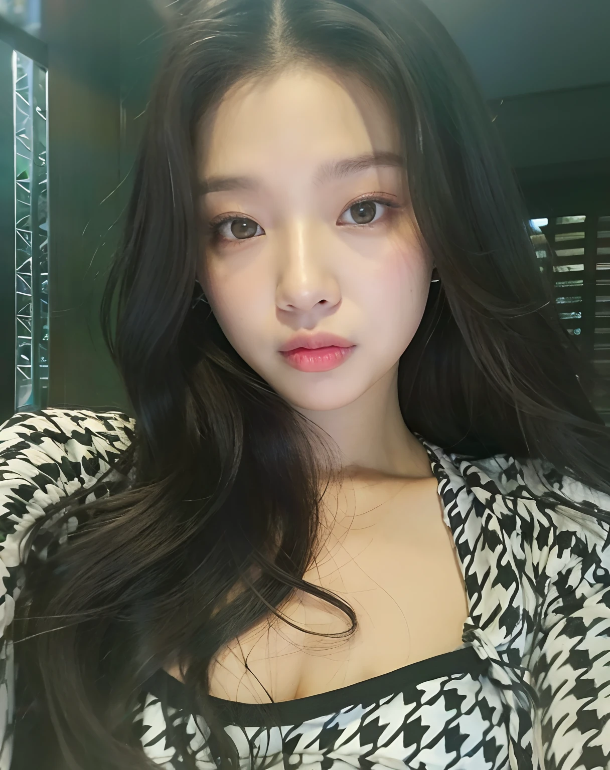 um close up de uma mulher com cabelos longos vestindo uma camisa preta e branca, Jennie Blackpink, jossi do blackpink, Retrato de Jossi do Blackpink, Parque Roseanne do Blackpink, Heonhwa Choe, Jaeyeon Nam, Jinyoung Canela, Parque Ji-min, Gongbi, Hwang SE - EM, Ulzzang, Lee Ji - Eun