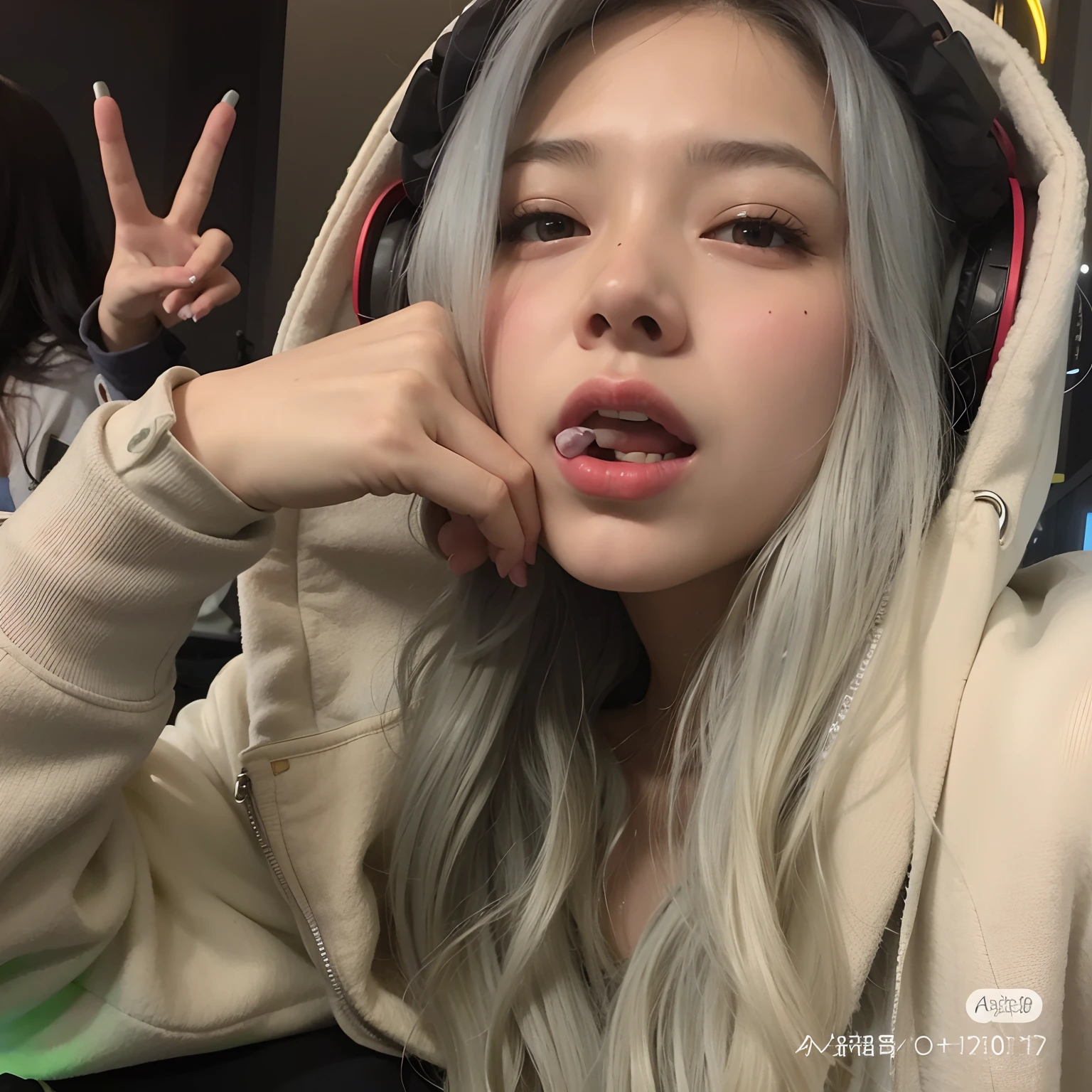 Mujer con cabello largo y gris con una sudadera con capucha y auriculares, ulzzang, 8k)), Jaeyeon Nam, Wan adorable cara coreana, E - Chica, e-chica, Su cabello es blanco, Parque Roseanne de Blackpink, Naver Fanpop, Sakimichan, #Oc, # Oc, 19 year old girl