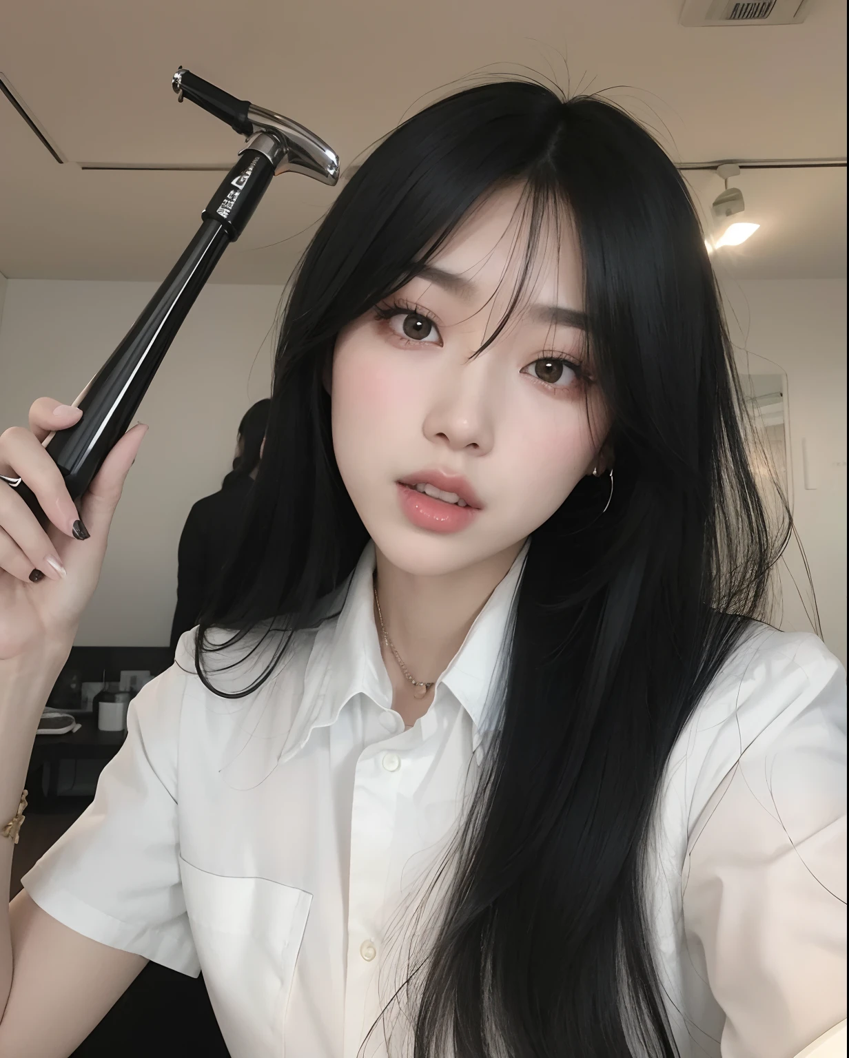 Arafed Asian woman with long black hair holding a hair dryer, ulzzang, cruel korean goth girl, Ella tiene el pelo negro con flequillo, maquillaje popular de Corea del Sur, Chica coreana, maquillaje coreano popular, Lalisa Manobal, Foto de perfil de la foto de cabeza, Flequillo contundente cae sobre su frente, con flequillo, Jinyoung Shin, Sakimichan, Cabello limpio con flequillo