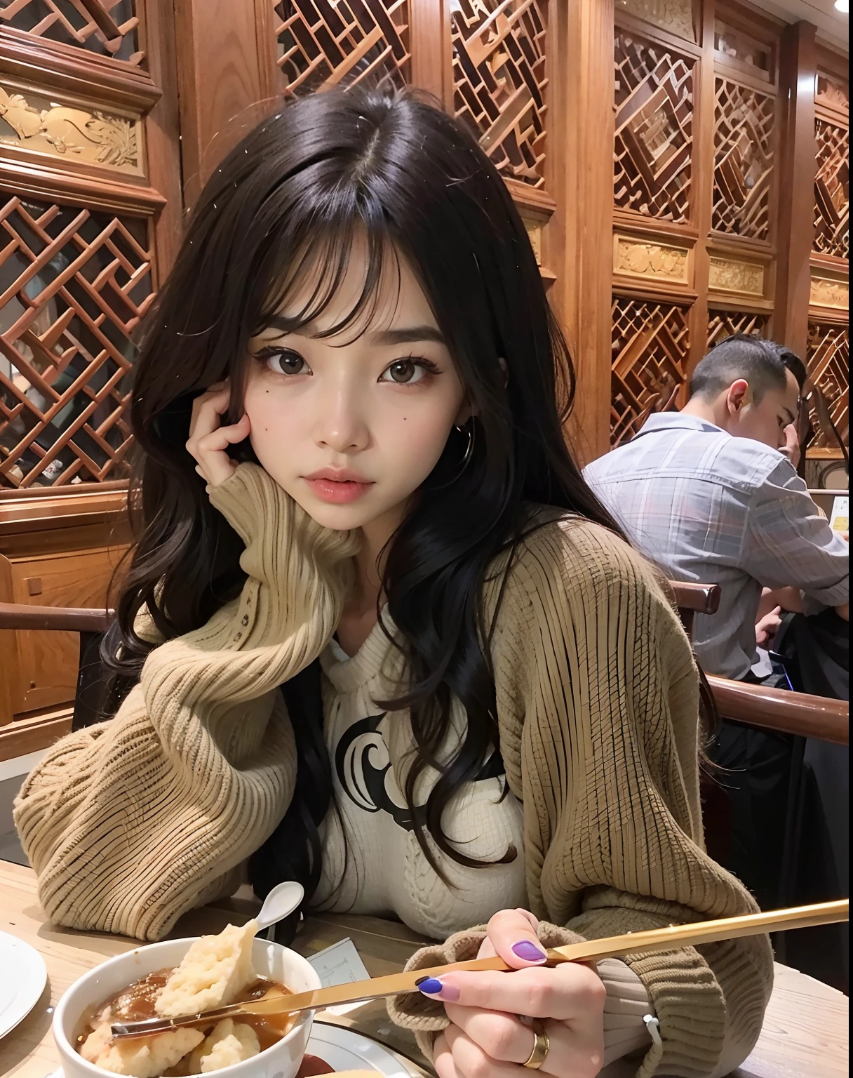 Mujer de Araffe sentada en una mesa con palillos en la mano, ulzzang, 🤤 girl portrait, Asian girl with long hair, con flequillo, Cabello largo con flequillo completo, Pelo largo con flequillo, Chica coreana, brown long hair with bangs, con el pelo largo, Hermosa joven coreana, con flequillo completo, Ella tiene el pelo negro con flequillo