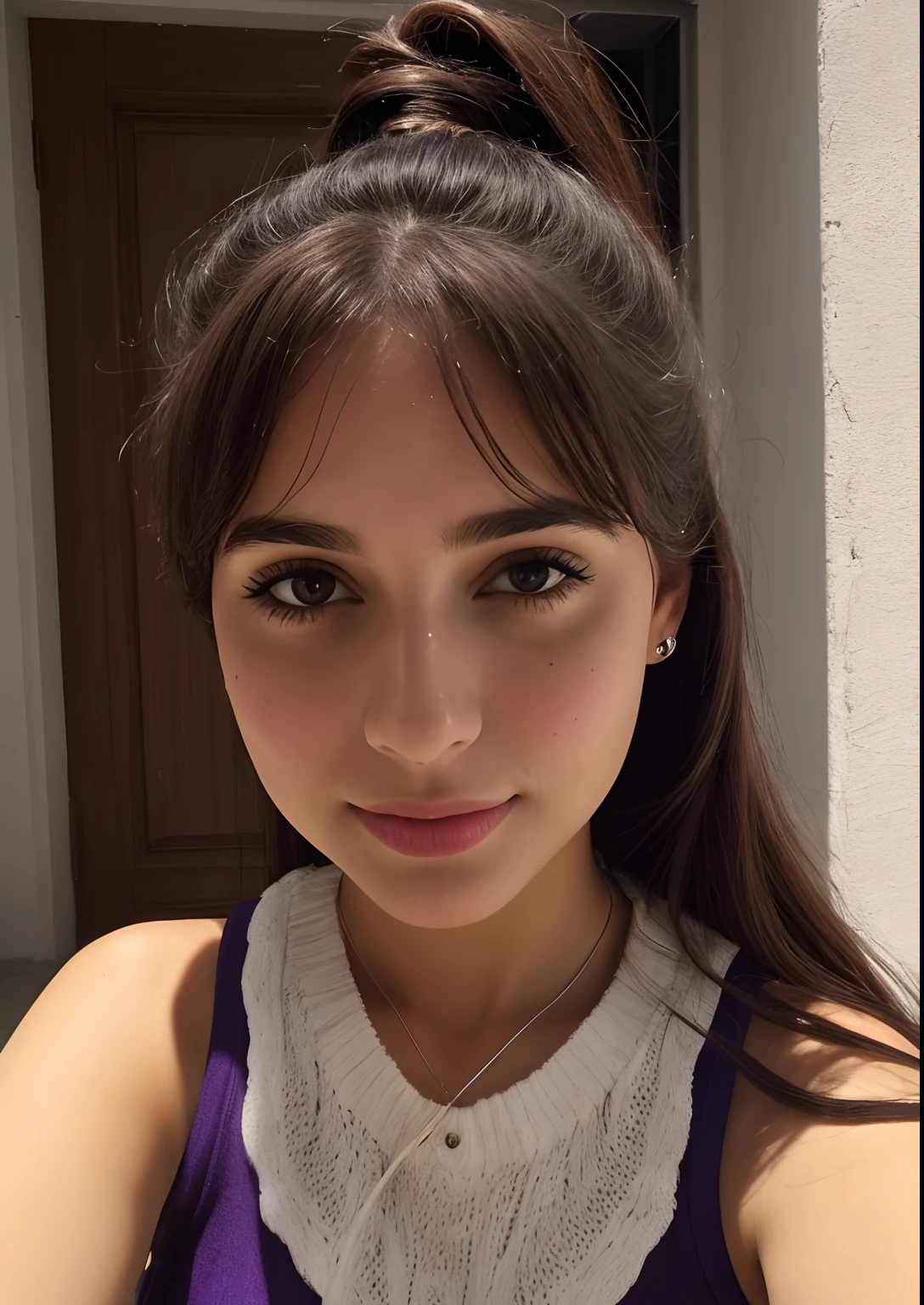 Una selfie de una mujer joven y bonita, Taken with iPhone camera