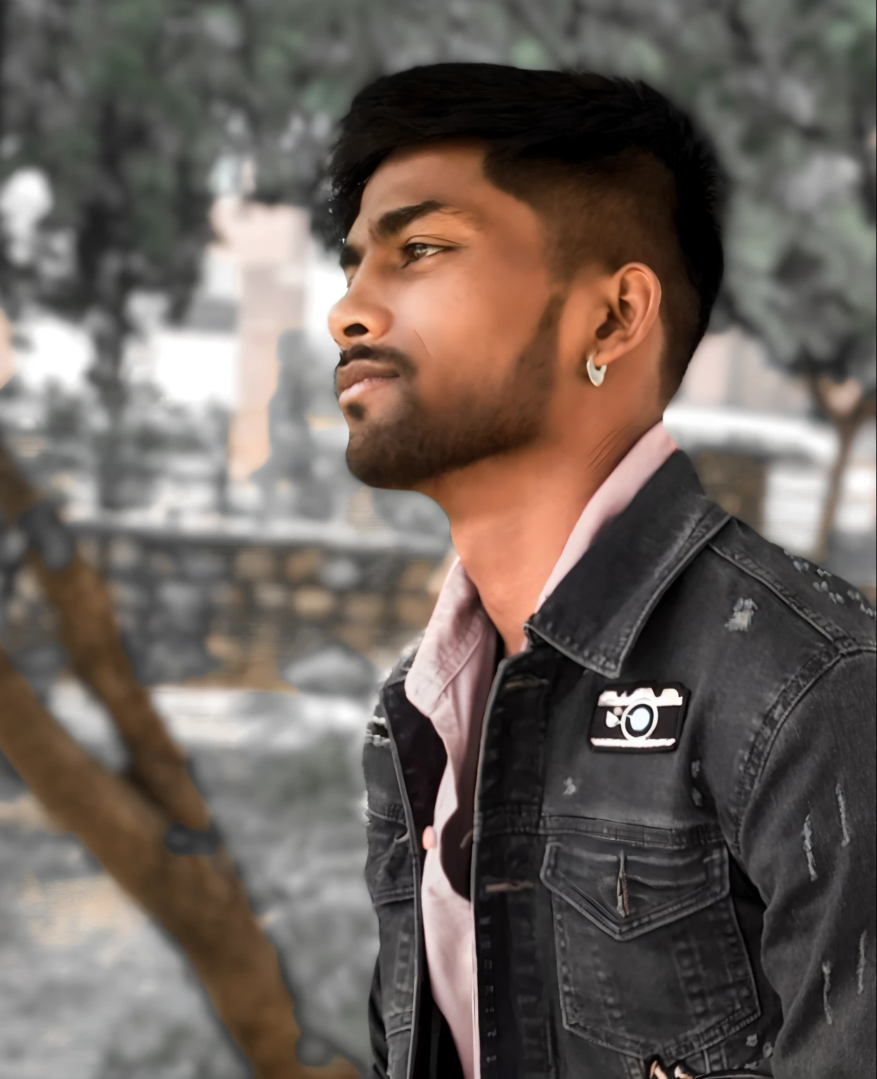 arafed man in a denim jacket and tie standing in front of a tree, portait photo profile picture, edited in photoshop, profile picture 1024px, stylish pose, made with photoshop, mohamed chahin style, with a cool pose, shot on nikon z9, very very low quality picture, realistic picture, profile image, profile pose
