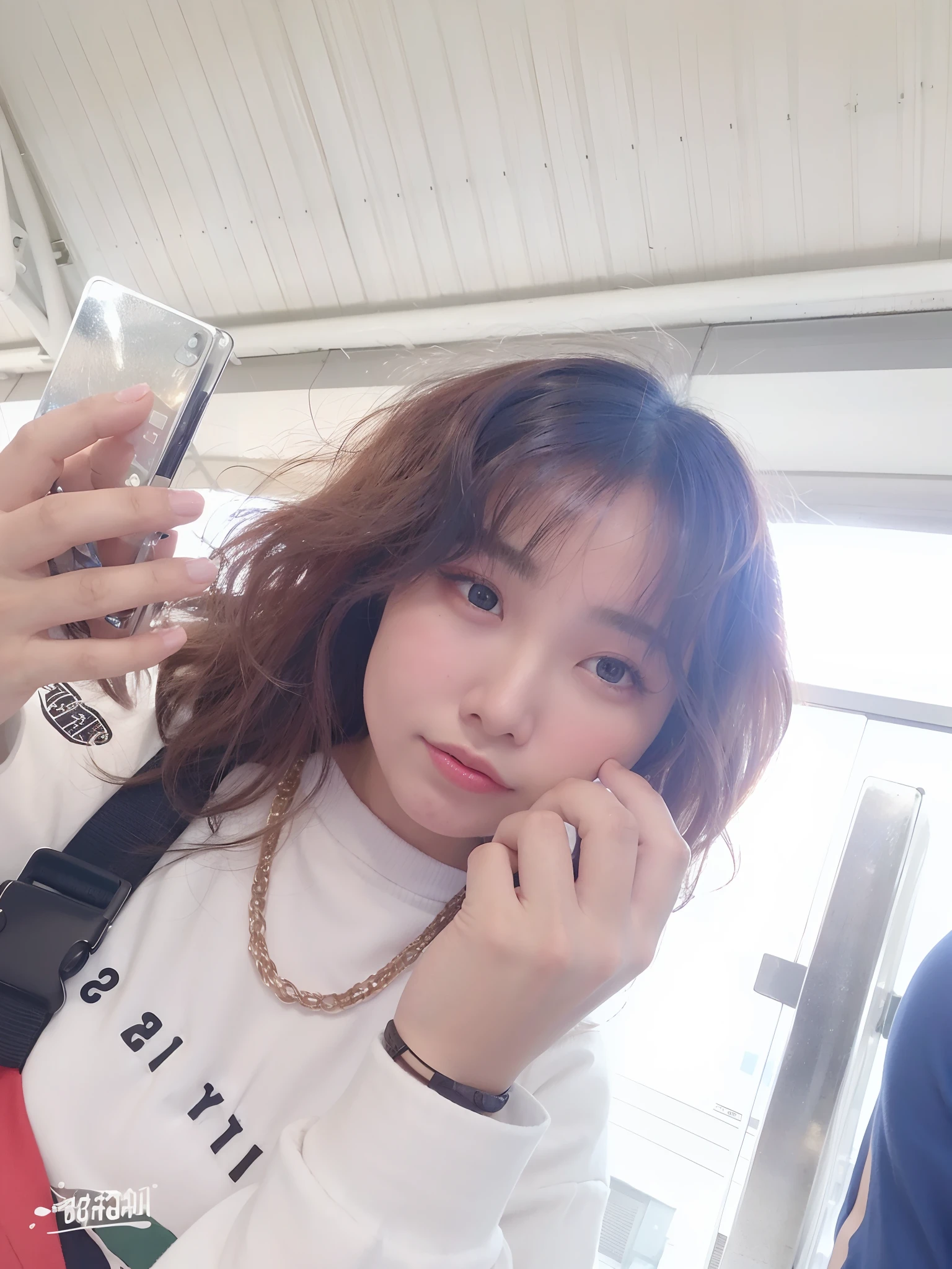 there is a woman with a cell phone in her hand, ulzzangs, 8k selfie photograph, tzuyu from twice, Shin Jinying, Choi Hyun-hwa, selfie of a young woman, chiho, sun yunjoo, lalisa manobal, taken with sony alpha 9, lalisa manoban of blackpink