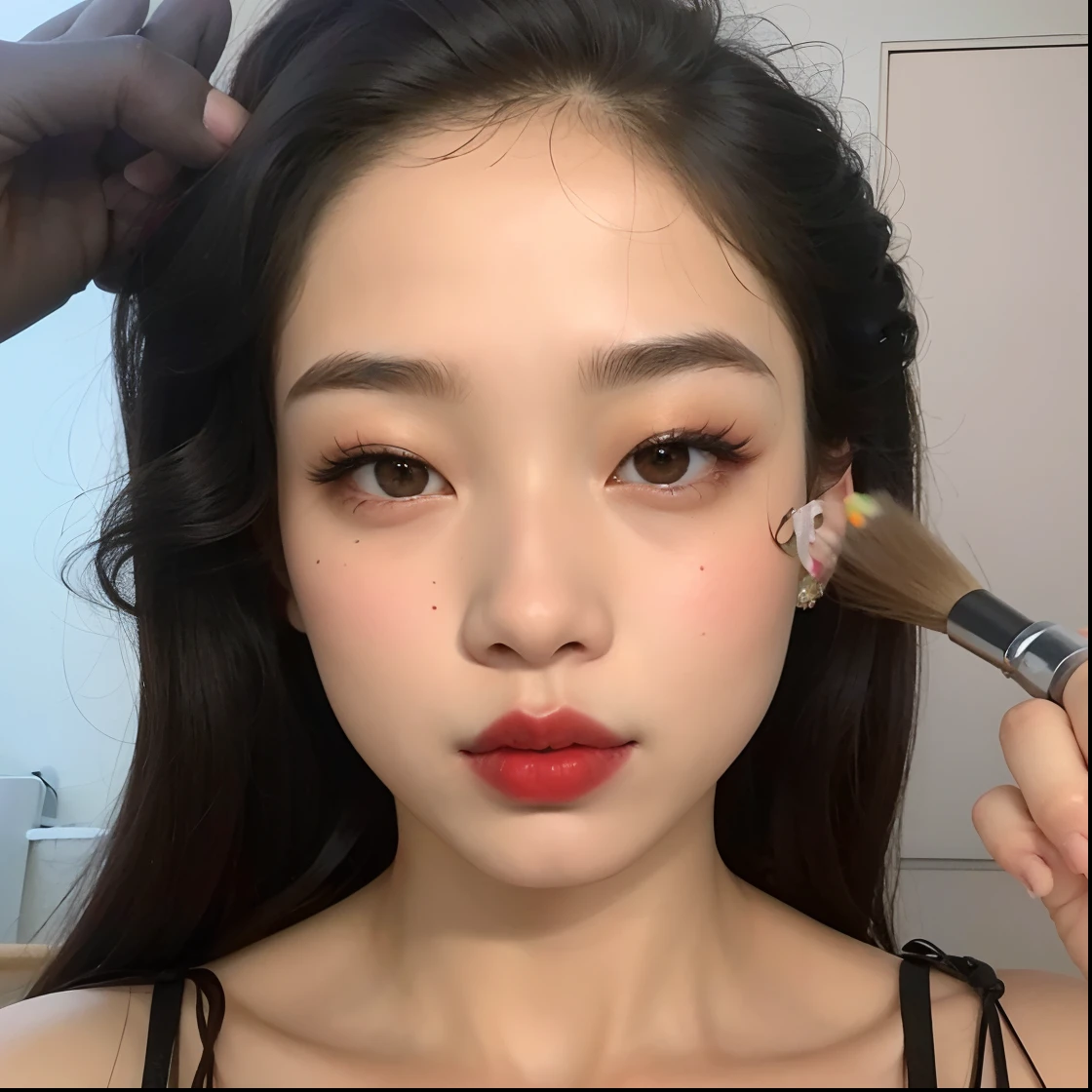Woman with a brush and a red lipstick is brushing her hair, jennie blackpink, maquiagem sul-coreana popular, com rosto redondo, maquiagem coreana popular, rosto sexy com maquiagem completa, maquiagem pesada, com maquiagem profissional, maquiagem pesada, faint red lips, com bochechas redondas, Sha Xi, south east asian with round face, Batom vermelho no rosto, Jinyoung Canela