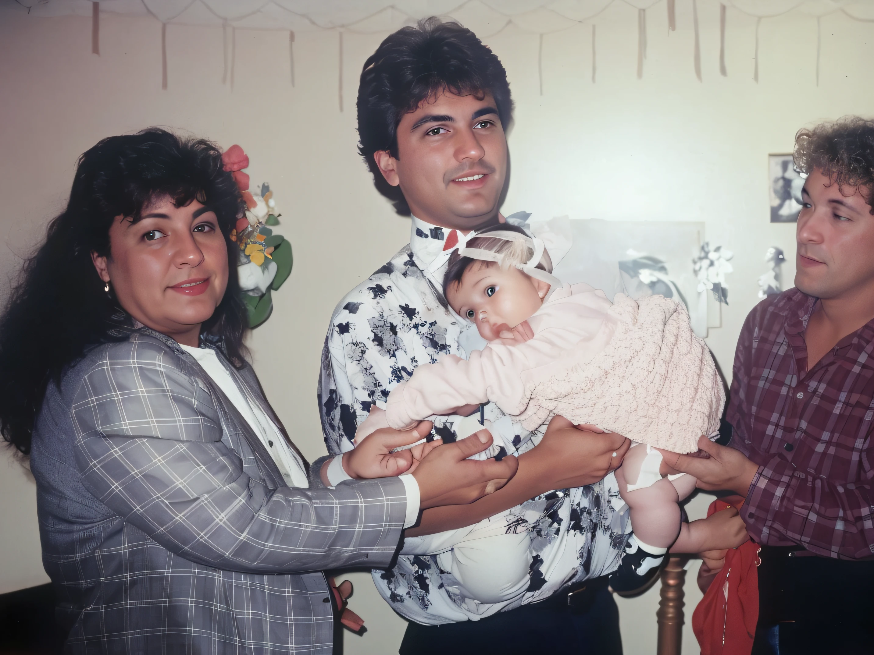 There are three people together holding a in a room, momma and papa, Foto 1 9 9 0 s, tomada en 1 9 9 7, Foto mejorada, Foto tomada en 1989, Foto 1998, Photo from the 1980s, 1 9 8 0 s foto, taken in the early 1990s, cursed photography