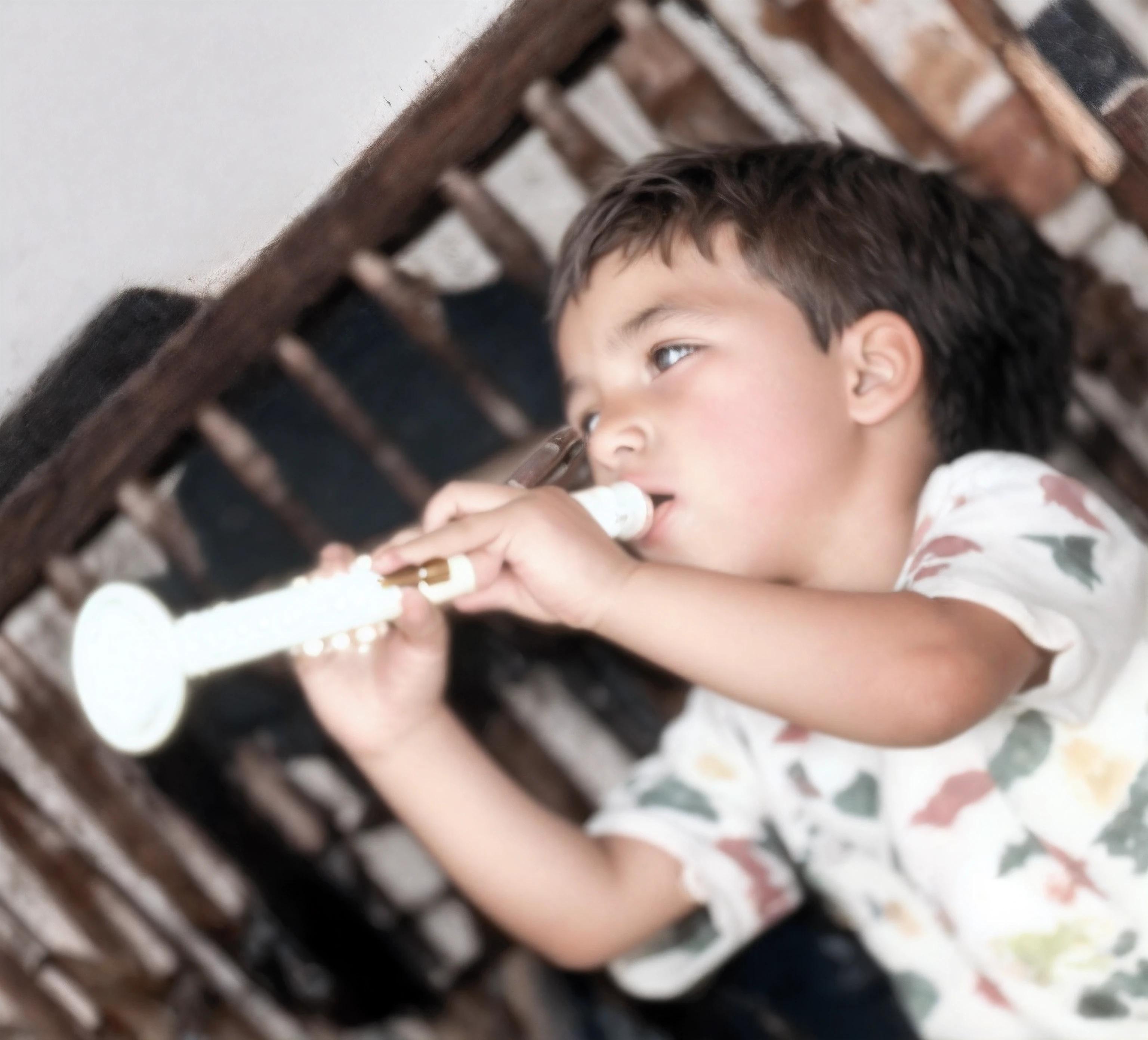 de olhos azuis tocando flauta