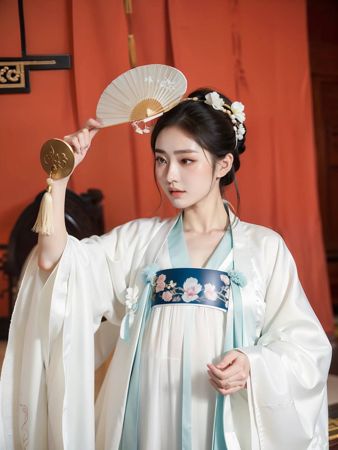 An Araki woman in a white dress holds a fan and a white hat, Palace ， A girl in Hanfu, Wearing ancient Chinese clothes, White Hanfu, Hanfu, Traditional Chinese clothing, with acient chinese clothes, Chinese traditional, Chinese costume, inspired by Qian Du, Princesa chinesa antiga, Chinese style, Inspired by Qiu Ying，