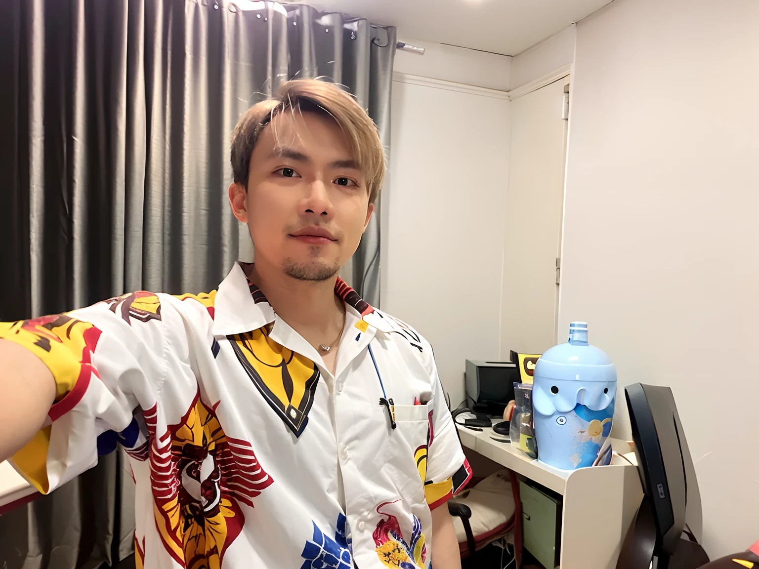 there is a man taking a selfie in a room with a computer, profile picture 1024px, professional profile picture, hoang long ly, very very low quality picture, wearing in shirt, 8k selfie photograph, dang my linh, ngai victo, dao trong le, 2 , victor ngai, quy ho
