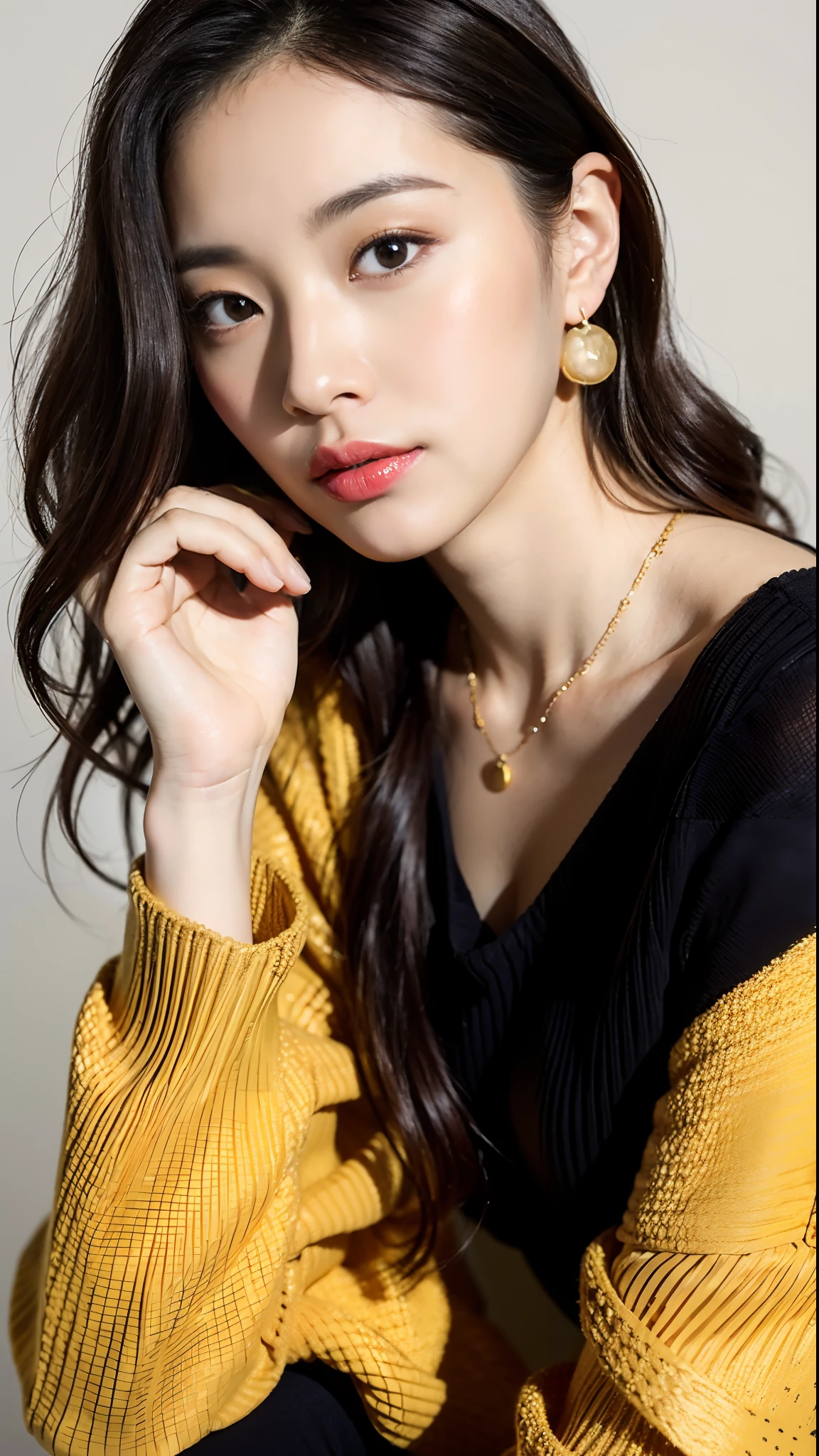 (top-quality、8k、32k、​masterpiece、UHD:1.2)、Photo of a cute Japanese woman、Long、The upper part of the body、sface focus、oversized_sweater、Gorgeous Necklaces、Gorgeous earrings、simple background、From  above、looking at the viewers、Woman in fashionable clothes、Black eyes、Light brown hair、Short wavy hair