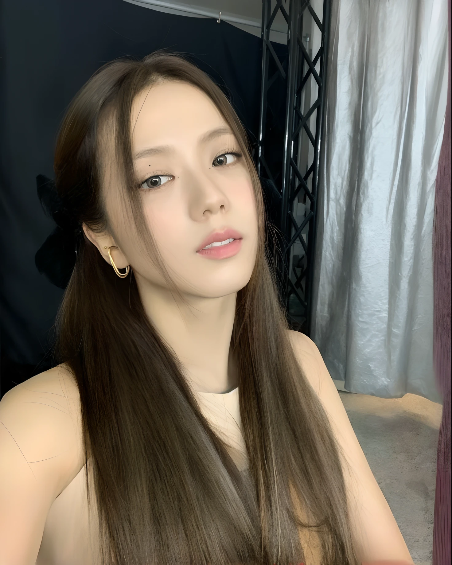 Arafed woman with long brown hair and black top, Portrait of Sophie Mudd, gorgeous young model, 2, 4 year old girl model, gorgeous attractive face, very beautiful model, Очень Beautiful face, невероятно Beautiful face, Beautiful face, looking straight into the camera, beautiful aged girl, Beautiful young face, ideal face model, beautiful female model, detailed eyes and eyelashes,photo of the house