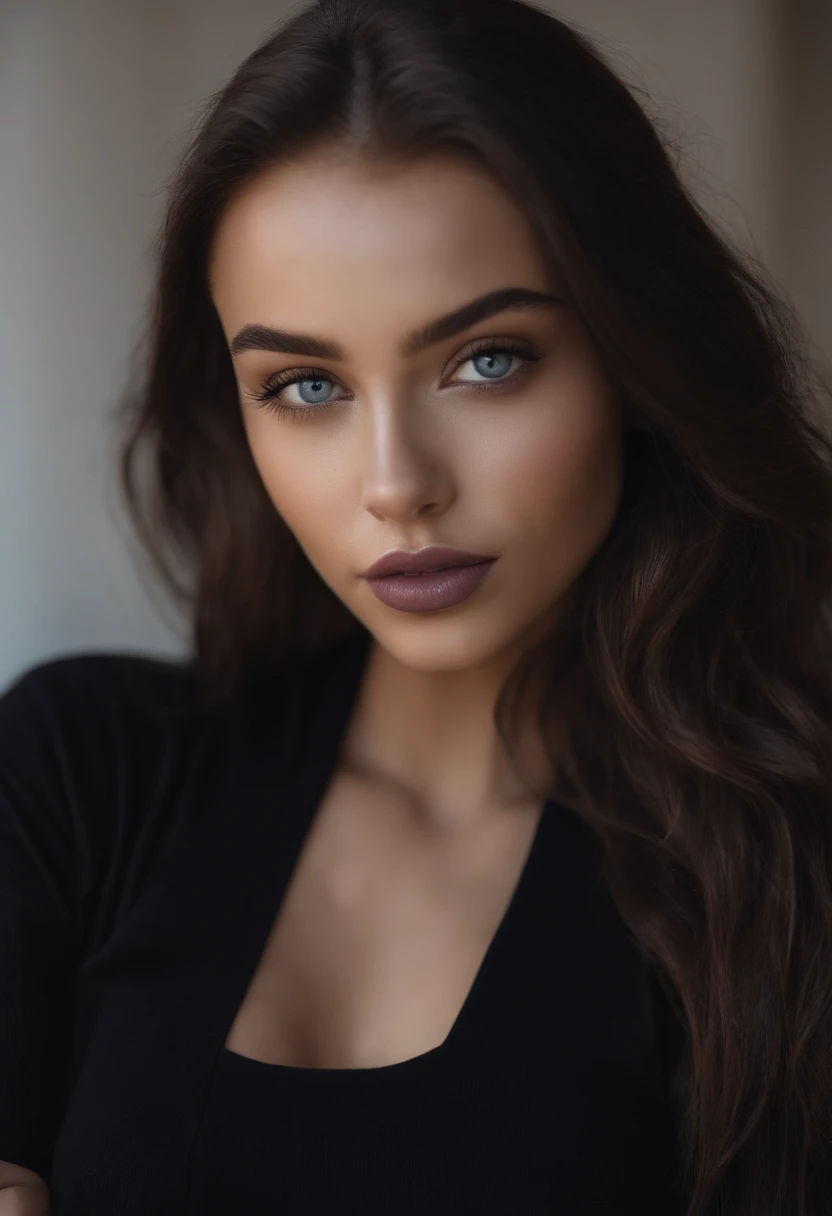 European Woman With Attractive Black Clothes, fille sexy aux yeux bleus , Portrait Sophie Mudd, cheveux noirs et grands yeux, selfie of a young woman,Violet Myers, sans maquillage, maquillage naturel, looking straight at camera, Visage avec Artgram, Maquillage subtil