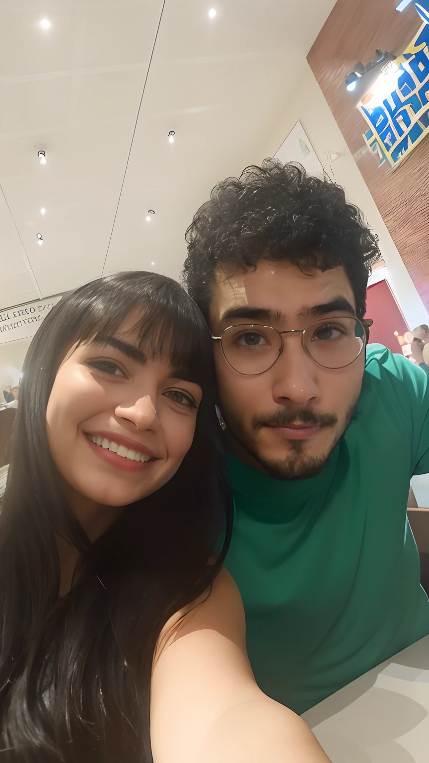 there is a man and woman taking a selfie in a restaurant, Foto do perfil 1024px, imagem de qualidade muito baixa, imagem de perfil, casal feliz, Directed by: Nandor Soldier, por, Lovely couple, muito bobo olhando, com verruga, foto do perfil, 2 pessoas, Charli Bowater e Artgeem