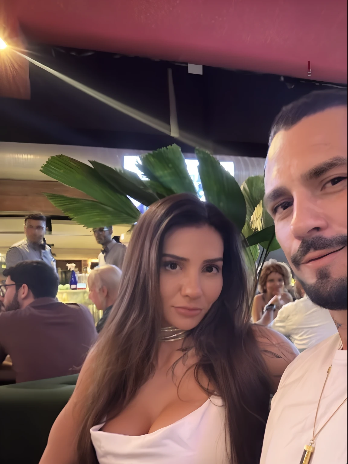 There's a man and a woman together in a restaurant, Thomas Anthony e Malika Favre, Marischa Becker, Directed by: Aleksander Kotsis, Barabas Miklos e Hollosy Simon, imagem de perfil, Ayanamikodon e Irakli Nadar, Szekely Bertalan e Lotz Karoly