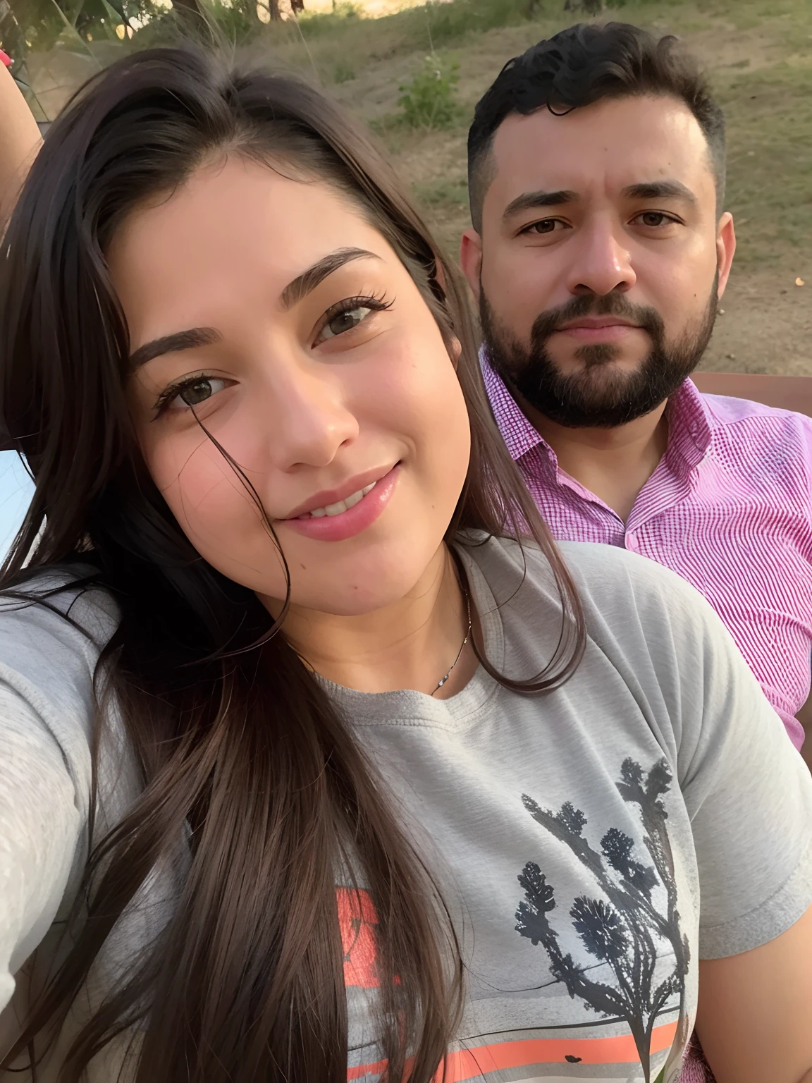 There are two people sitting next to each other on a bench, imagem de perfil, imagem de qualidade muito baixa, foto do perfil, Lovely couple, par, Karla Ortiz, Fotografia tirada em 2 0 2 0, Directed by: Nandor Soldier, Alanis Guillen, Fotografia selfie 8k, Lorena Avarez, candid picture, imagem do avatar, foto de perfil headshot