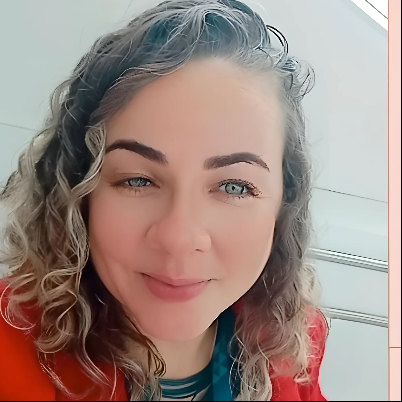 Crie um personagem estilo Pixar da Disney mulher de olhos azuis, branca, brasileira,cabelos loiros cacheados, Teacher at school with children.