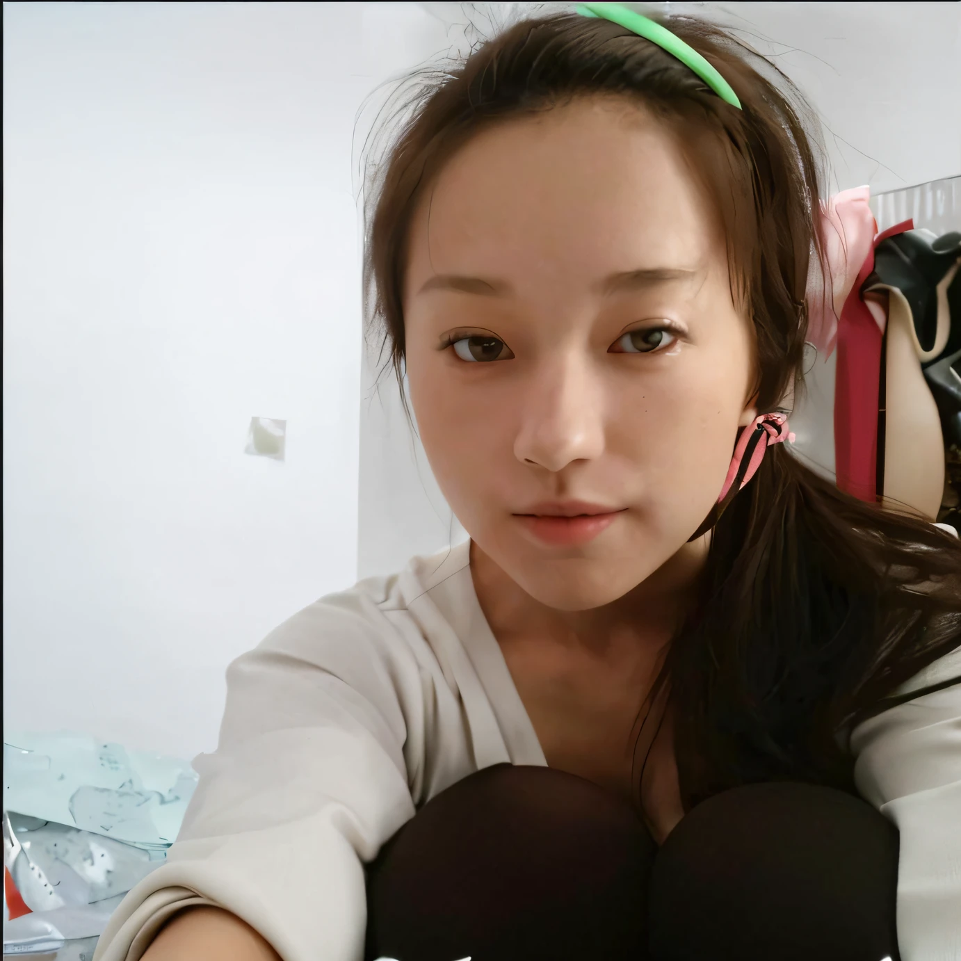 (Super masterpiece、Ultra-realistic、super high image quality、超A high resolution、RAW photography、ultra hd photo、super sharp focus)、((mistic、Very cute miniskirt))、(steep slope)、japanese beautiful woman、28 year old、(Super beautiful idol face、二重まぶた、short-hair、beautidful eyes、Super perfect proportions、Beautiful skin、beautiful boobs、toned waist、thin arms、Thin leg)
