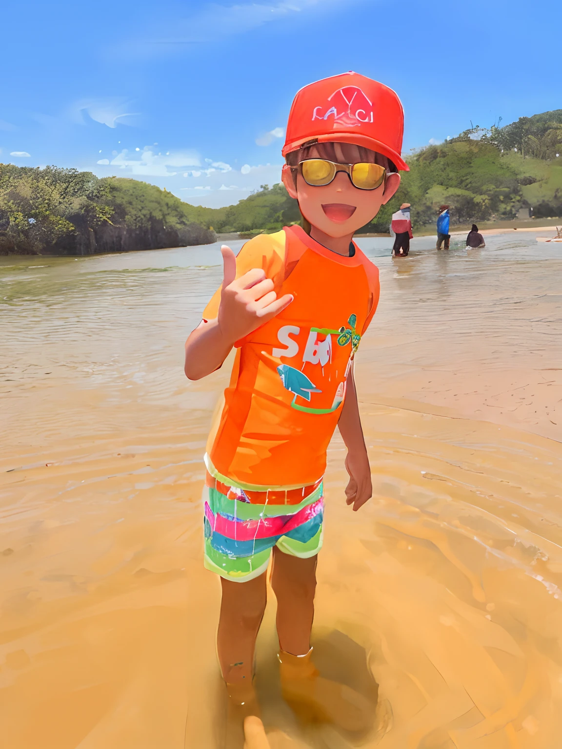 There's a boy on the beach with a frisbee, caio santos, meu filho! the jaws that bite, mateus 9 5, na praia, na praia, brincando na praia, thiago lehmann, no oceano, edu souza, Directed by: Nandor Soldier, on the ocean water, Tim, em uma praia