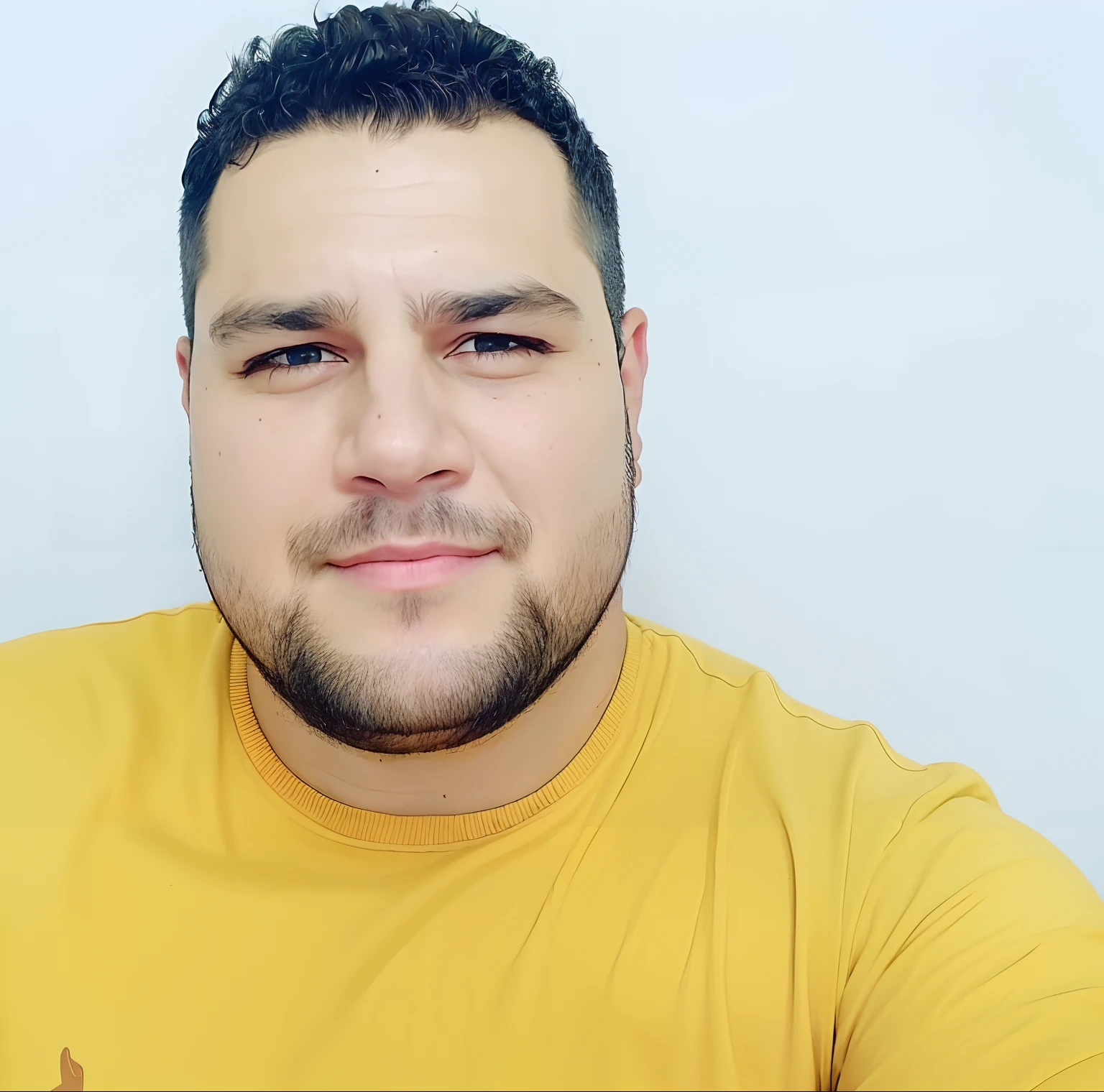 Homem gordo de barba