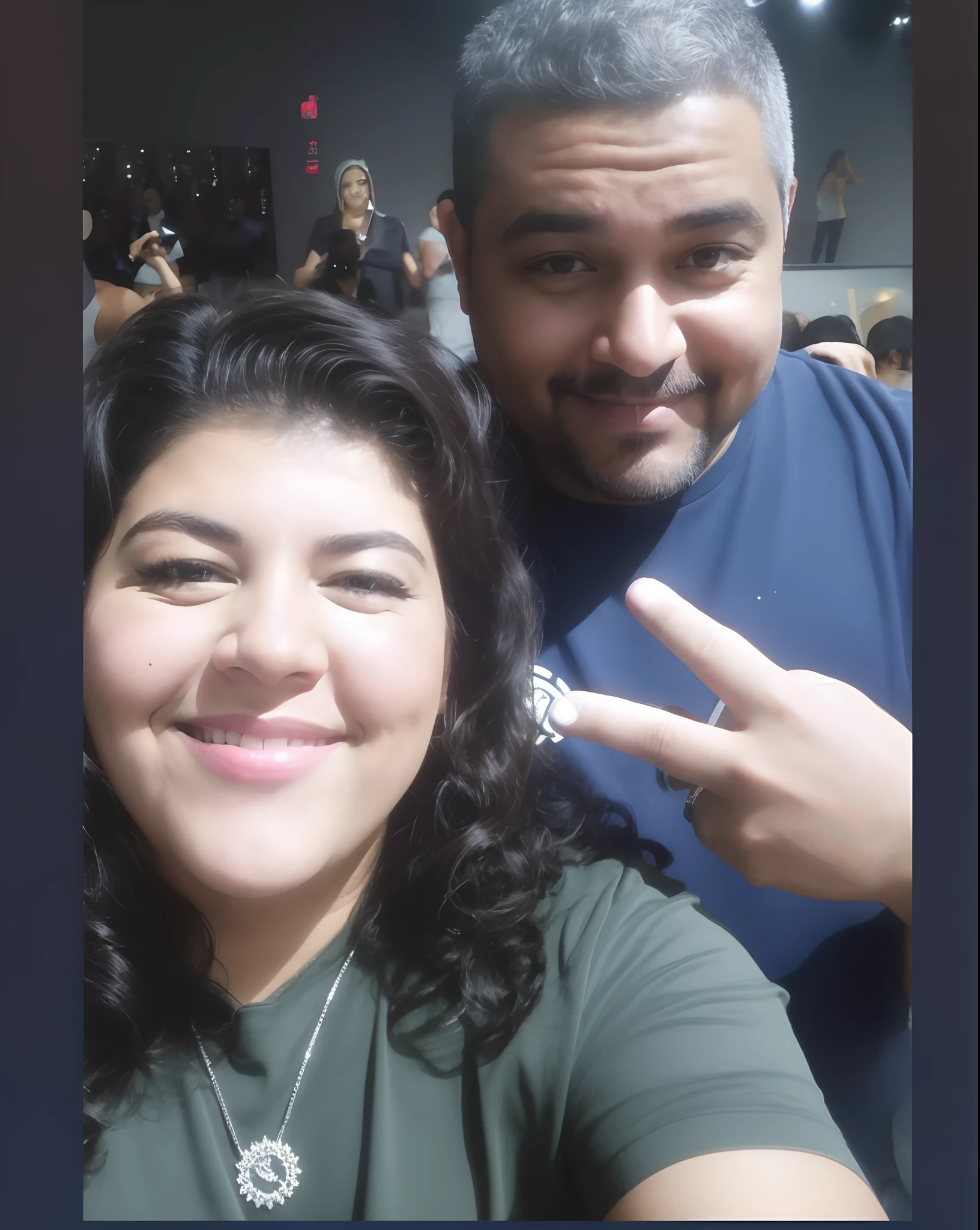there is a man and woman posing for a picture together, facebook post, momma and papa, Capturado no iPhone, instagram post, foto do perfil, foto de perfil 1024px, instagram story, album photo, foto de perfil, foto do snapchat, foto no iphone, foto do instagram, Fotografia selfie 8k, audience selfie, iphone selfie, belos arredores, Karla Ortiz