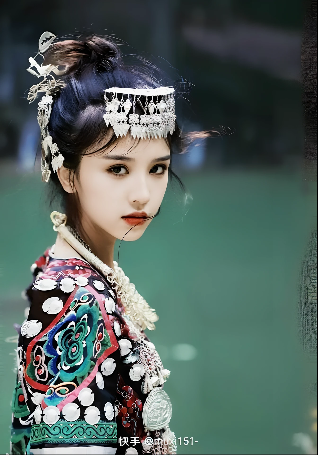 arafed asian woman in a black and white dress with a red lip, traditional beauty, chinese girl, traditional chinese, chinese style, chinese woman, palace ， a girl in hanfu, traditional chinese clothing, beautiful oriental woman, inspired by Zhang Yan, traditional female hairstyles, chinese princess, ancient china art style, inspired by Qiu Ying, wearing ancient chinese clothes