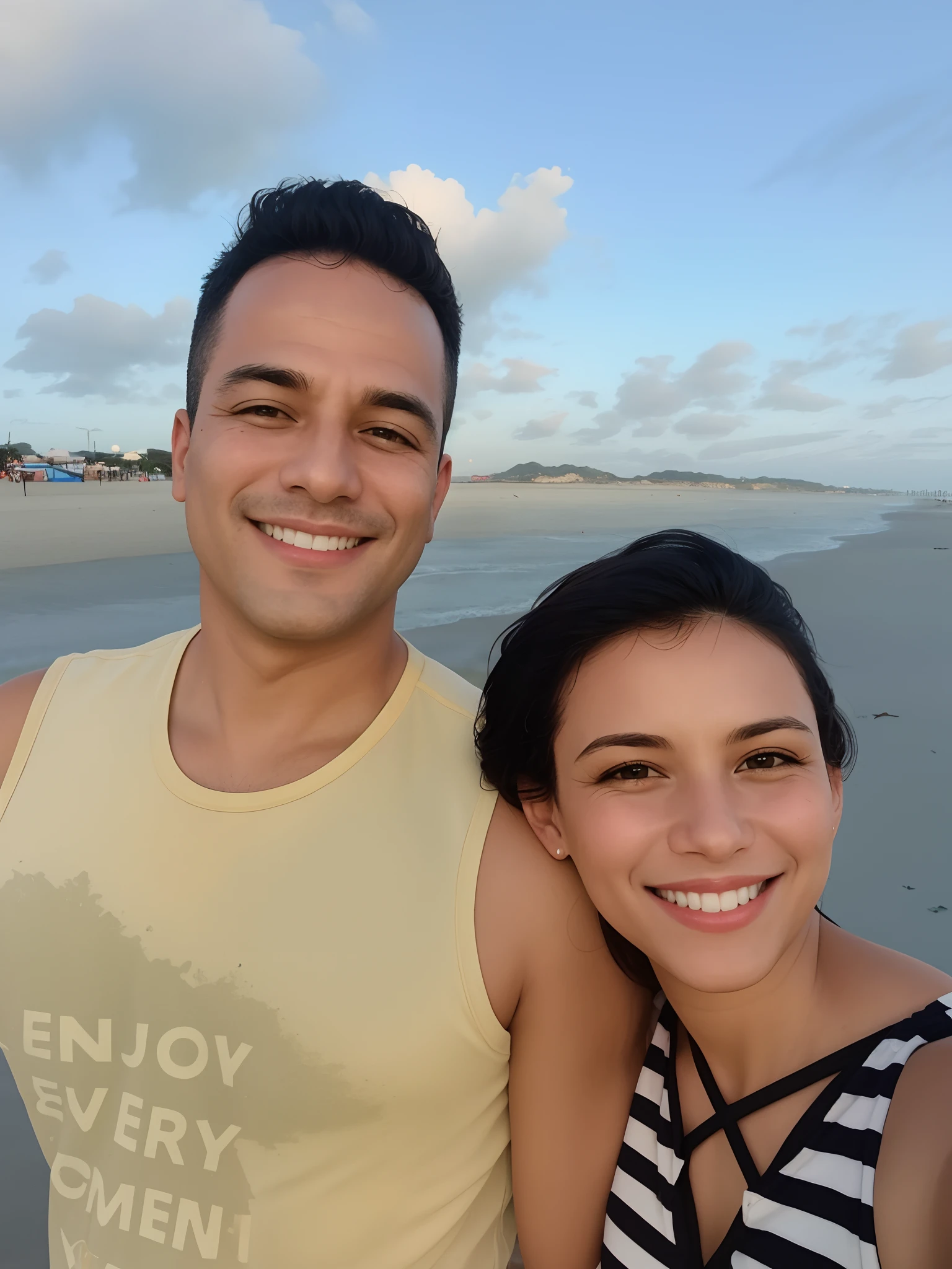 casal sorridente na praia tirando uma selfie, Directed by: Nandor Soldier, imagem de perfil, on the beach during sunset, caio santos, O oceano ao fundo, both smiling for the camera, on the beach at sunset, posando em uma praia com o oceano, casal sorridente, 3 5 year brazilian mother, Casal feliz, Directed by: CeFerí Olivé