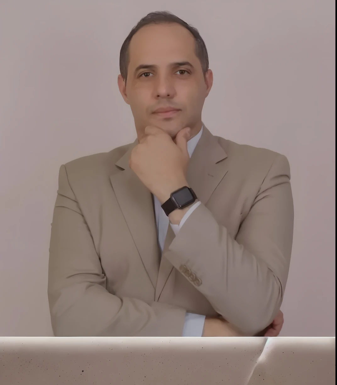 Homem de terno e gravata posando para uma foto, Amr Elshamy, Ahmad Merheb, david rios ferreira, Jamel Shabbaz, Sam Nassour, Farid Ghanbari, Jorge Patsouras, Hicham Habchi, foto de perfil profissional, Mohamed Chahin, Linha Yesilbas, ignacio fernandez rios