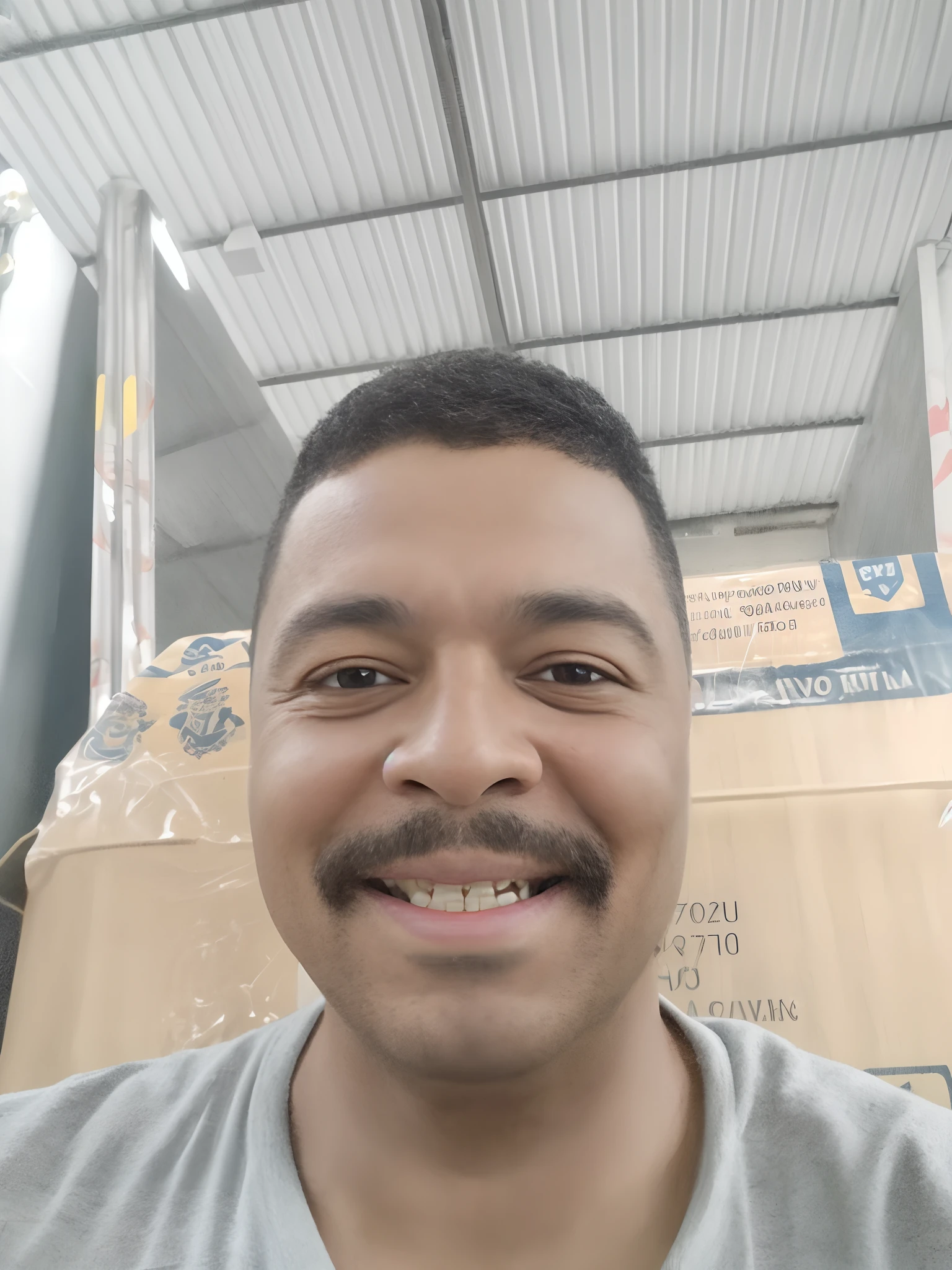 there is a man that is smiling for the camera, david rios ferreira, edu souza, salvador, ronaldo nazario fenomeno, Henry Alvim Correa, in sao paulo, profile picture, icaro carvalho, with mustache, 4 0 years old man, (38 years old), ronaldo nazario, avatar image, brandon