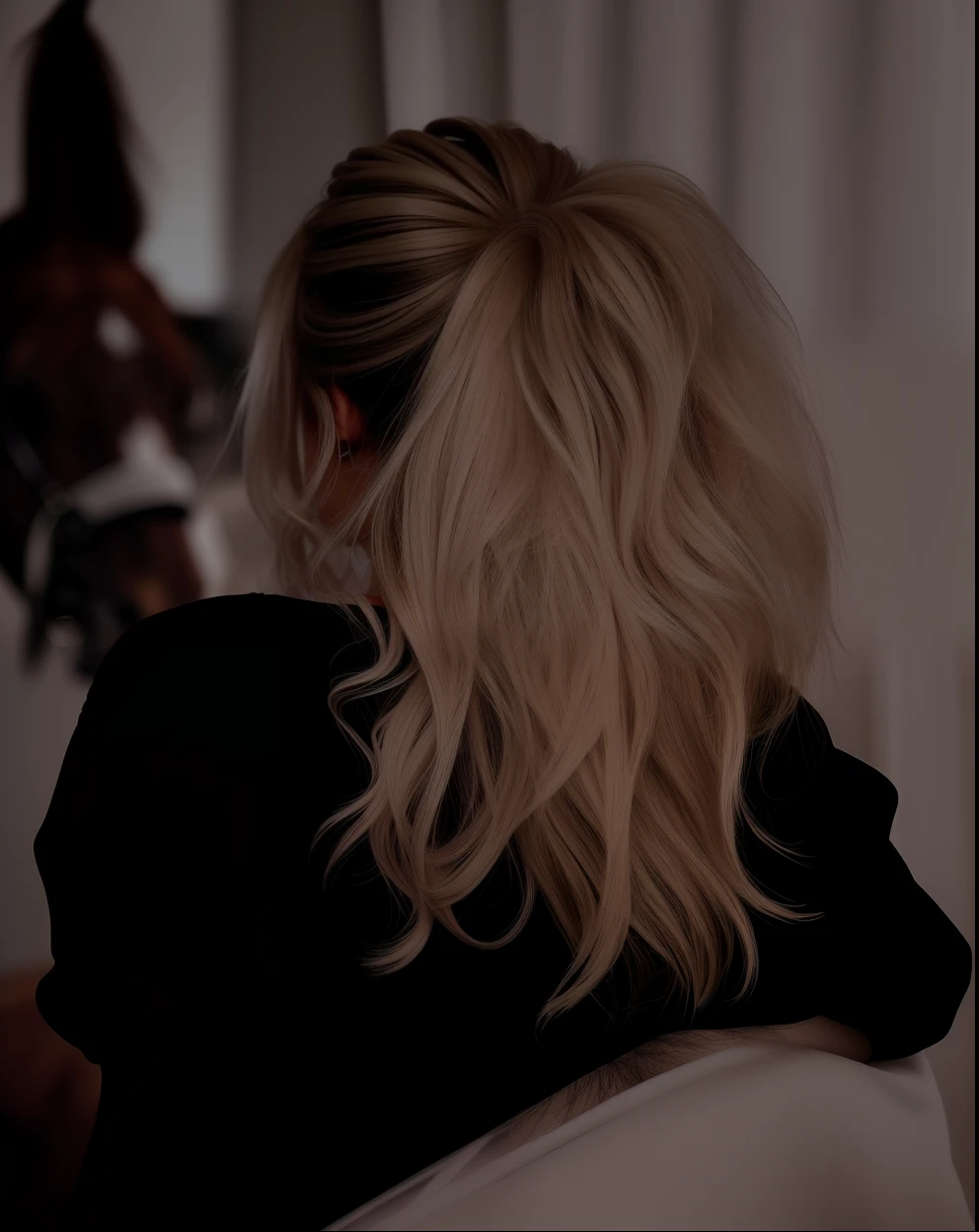 Mulher loira com cabelo longo sentada em uma cadeira olhando para um espelho, messy blond hair, blonde messy hair, messy ponytail, cabelo loiro com rabo de cavalo, cabelos loiros. rabo-de-cavalo, messy hair, she has messy hair, rabo-de-cavalo, cabelos loiros cacheados | d & d, cabelo em um rabo de cavalo, cabelo loiro sujo, blonde hair, rabo de cavalo de cabelo