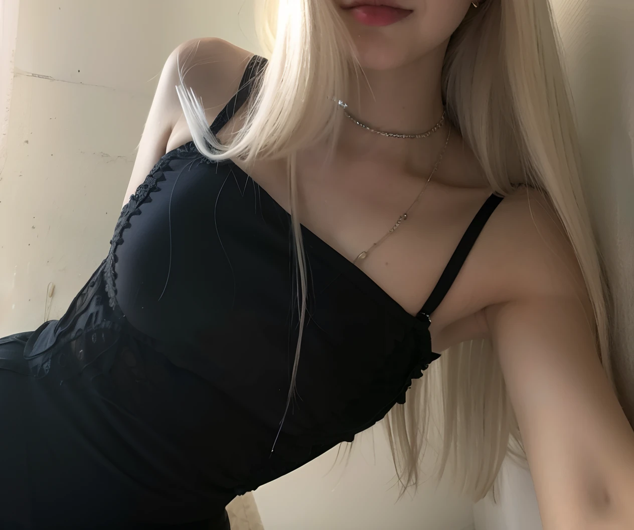 Mulher loira com cabelo longo usando um vestido preto e um colar, 18 anos, ava max, 2 Modelo feminina de 4 anos, 1 6 anos, 19-year-old girl, 1 8 I, tampo preto, she is wearing a black tank top, Seu peito, Deusa loira, tiny black bra, 1 9 anos, very pale