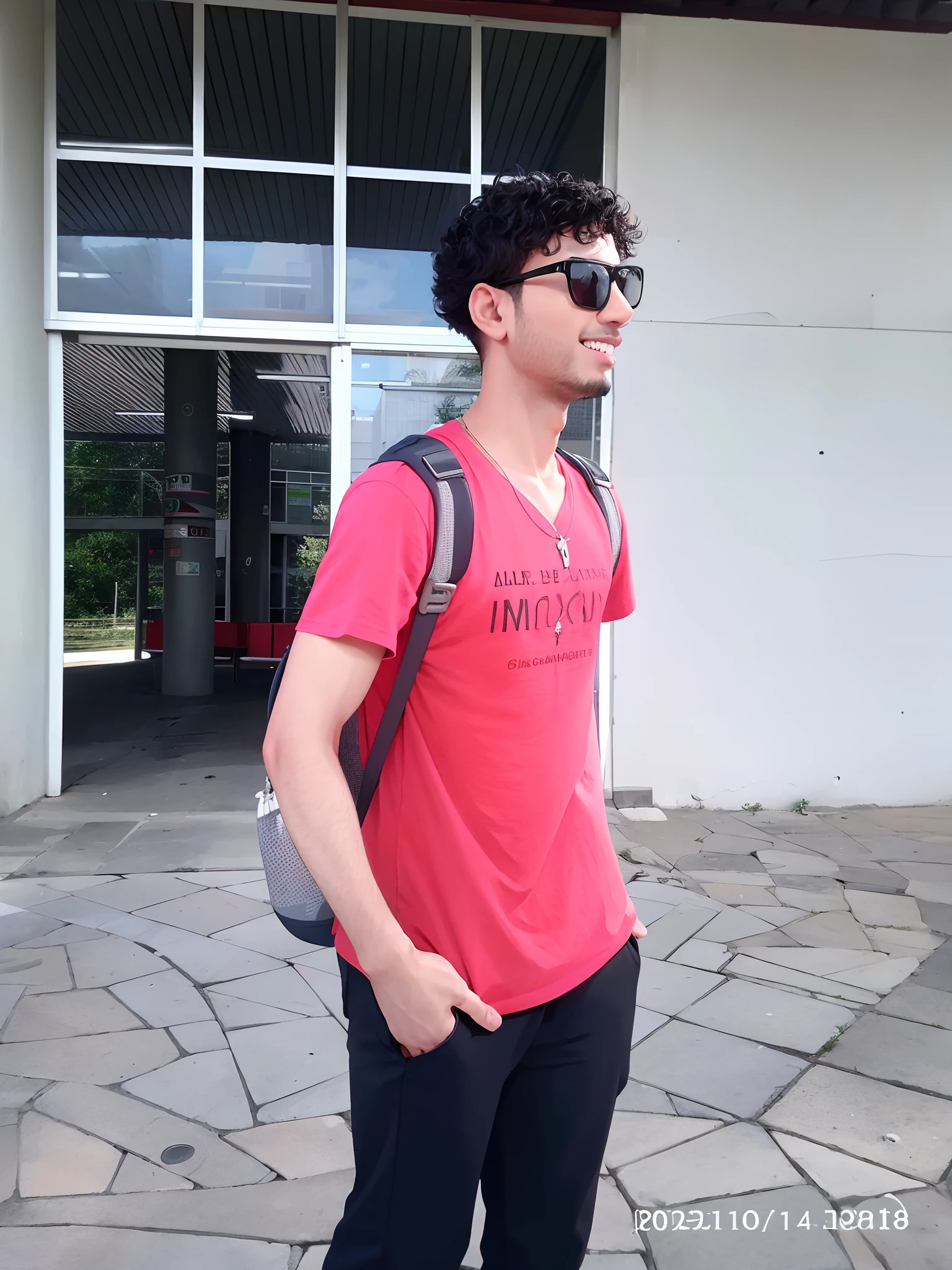 Man in red shirt and black pants standing on sidewalk, caio santos, estudante, adolescente do sexo masculino, Riyahd Cassiem, Directed by: Nandor Soldier, mateus 9 5, Alex, inspirado em Nathan Oliveira, na faculdade, camisa vermelha, Estilo Mohamed Chahin, Emad Mostaque, icaro carvalho, imagem do avatar