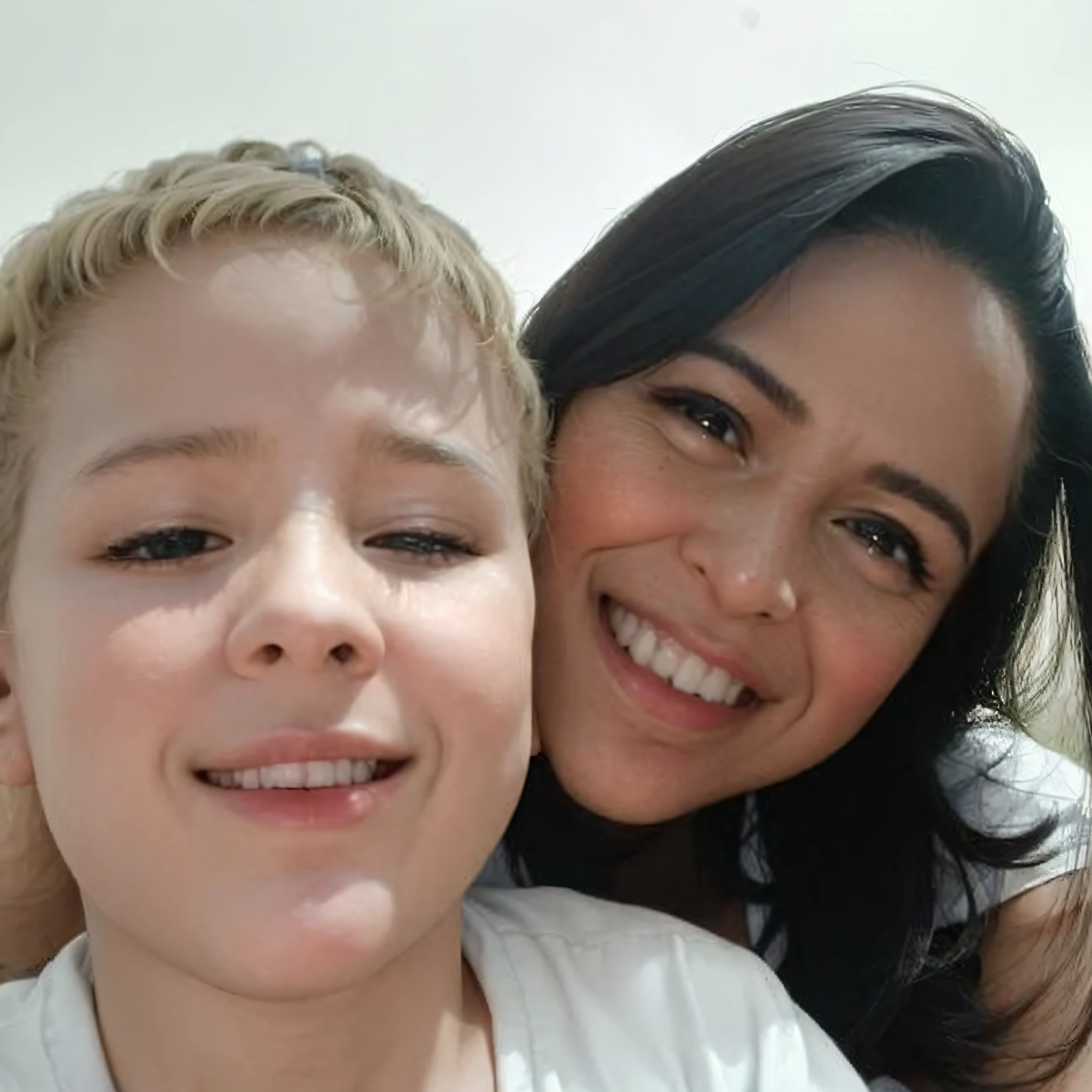 There's a woman and a boy who are smiling together, 3 5 year brazilian mother, Directed by: Nandor Soldier, mateus 9 5, Malika Favre, fernanda suarez, In Sao Paulo, imagem de perfil, happily smiling at the camera, by Amelia Peláez, andrea rocha, with a , Sandra Chevier, caio santos