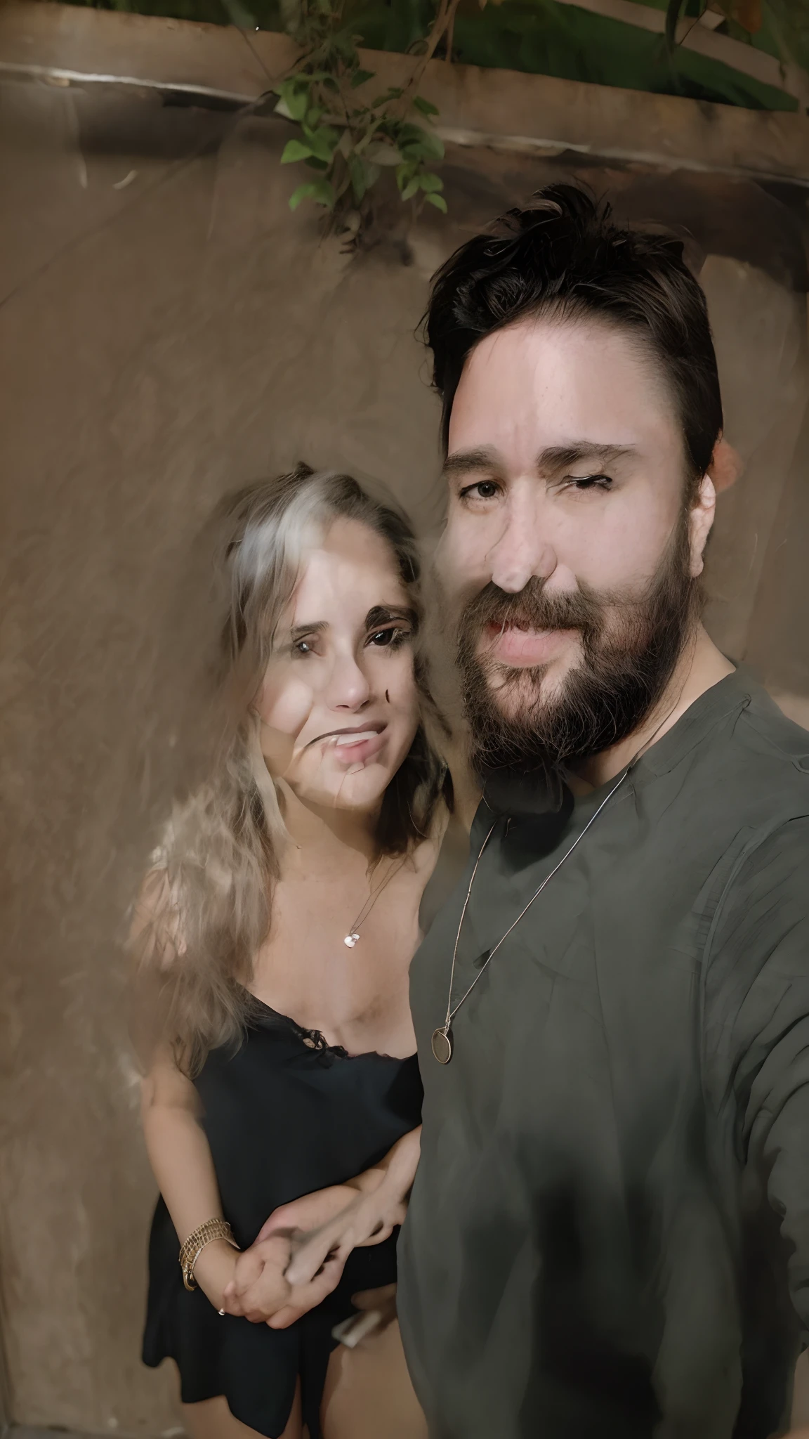There's a man and a woman taking a selfie in the bathroom, imagem de perfil, Mulher de 30 anos de Cuba, Malika Favre, foto do perfil, Directed by: Nandor Soldier, imagem do avatar, andrea rocha, foto de perfil, Alanis Guillen, Karla Ortiz, foto de perfil, by Amelia Peláez, Directed by: Andrée Ruellan