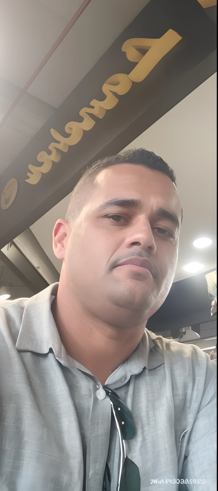 there is a man wearing a tie and a shirt and tie, david rios ferreira, caio santos, ronaldo nazario fenomeno, icaro carvalho, ronaldo nazario, (38 years old), 4 0 years old man, about 3 5 years old, joseph moncada, carmelo blandino, edu souza, andres rios