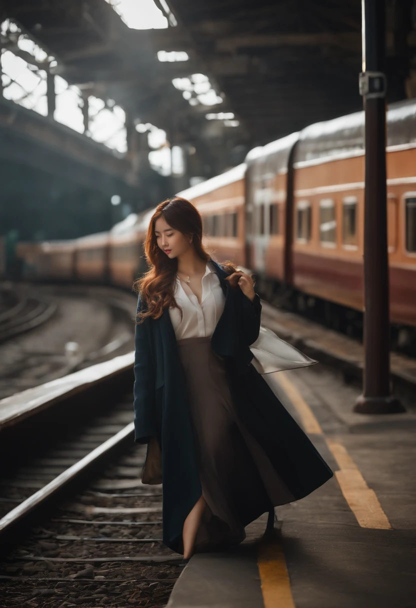 fotos realistas de (1 estrela coreana fofa) cabelo virado, Maquiagem fina, medium breasts size, Camisa polo laranja, At the train station, clear facial features of Canon EOS, 16k, high resolution, Crisp and realistic details,  overexposure, corte, UHD, Altas, best quality