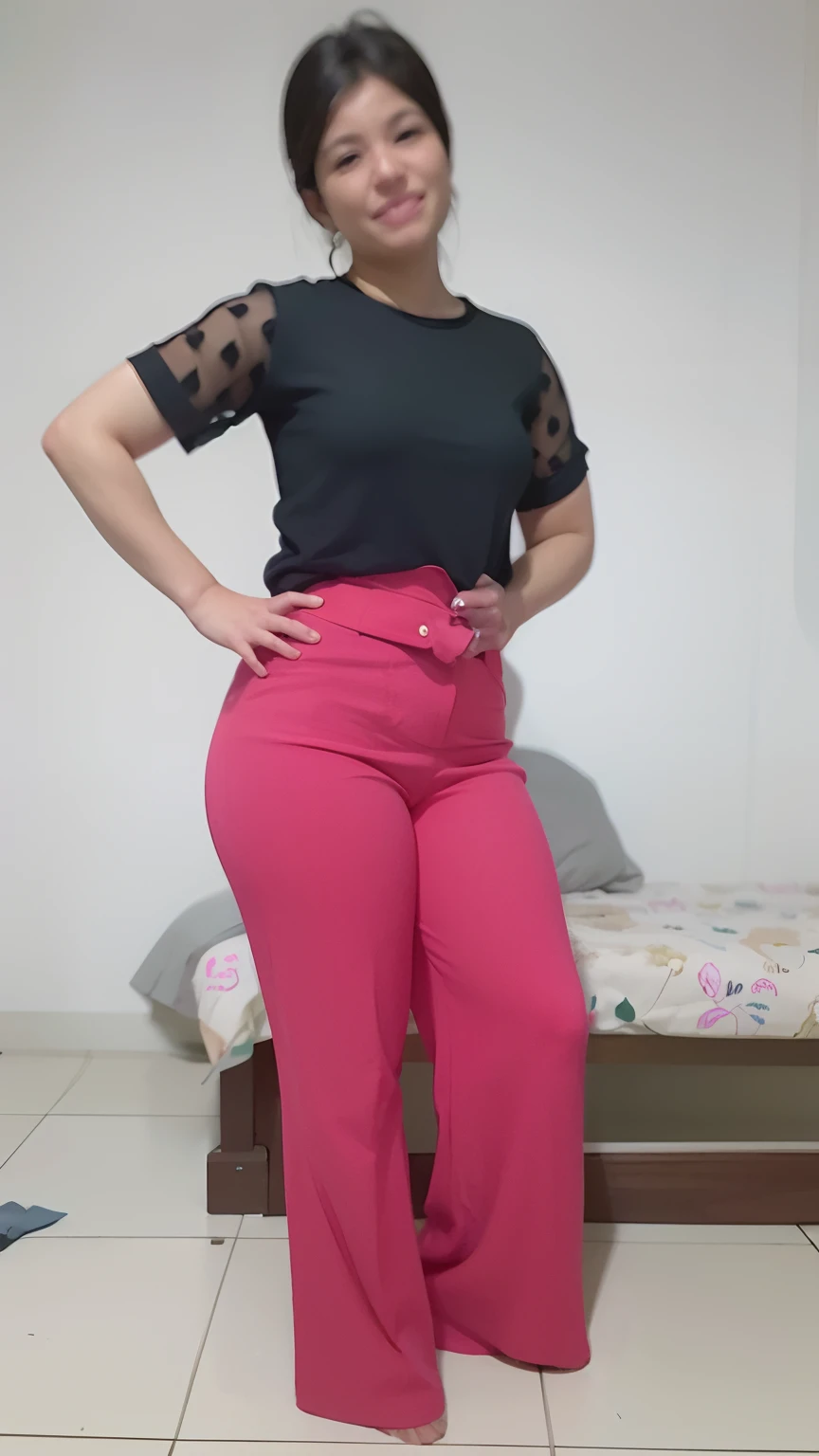 There is a woman standing in a room with a bed and a chair, imagem de corpo inteiro, Topo de colheita, olhar sexy, corpo rosa, rosa e preto, roupas cor-de-rosa, Frente, Pose frontal, ((Rosa)), corpo inteiro!!!, Frente cheia, corpo inteiro!, corpo feminino, corpo inteiro!!, imagem frontal, frontal, 8k))