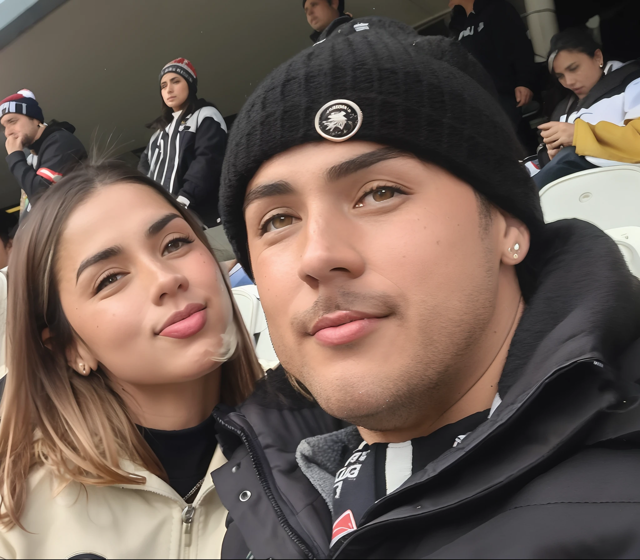 They're in a stadium with a crowd of people watching, gui guimaraes, imagem de perfil, Ronaldo Luis Nazario da Lima, Ronaldo Luis Nazario de Lima, andrea rocha, Marischa Becker, Postagem 4k, 4 k post, In Sao Paulo, david rios ferreira, 🐝👗👾, 📷 Mungojerrie e Rumpleteazer