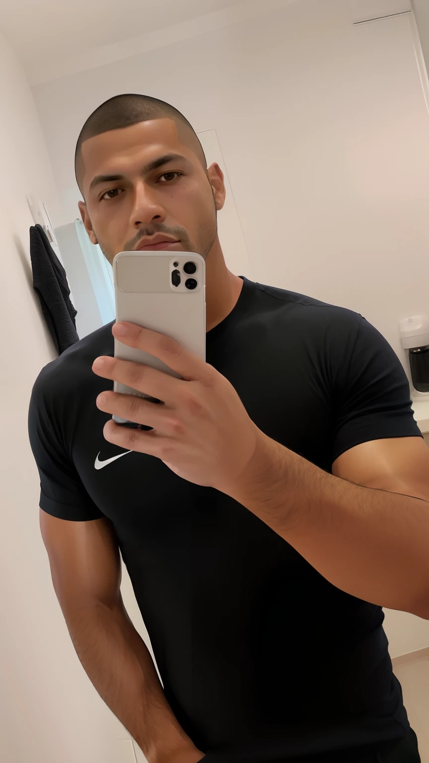 Homem tirando uma selfie no espelho com o celular, caio santos, Ronaldo Nazario, foto fit, 21 anos, Ronaldo Nazario Fenomeno, christian cline, 2 3 anos, Ronaldo Luis Nazario da Lima, david rios ferreira, daniel mirante, Ronaldo Luis Nazario de Lima, Carmelo Blandino
