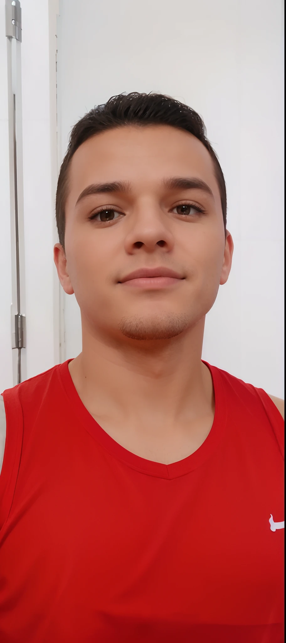 Smiling man in red tank top holding a pizza in his hand, caio santos, em torno de 1 9 anos, imagem frontal, icaro carvalho, ele tem cerca de 20 anos, ele tem cerca de 2 0 anos de idade, imagem de qualidade muito baixa, fotografia de baixa qualidade, Fotografia selfie 8k, foto selfie, 2 3 anos, 2 2 anos