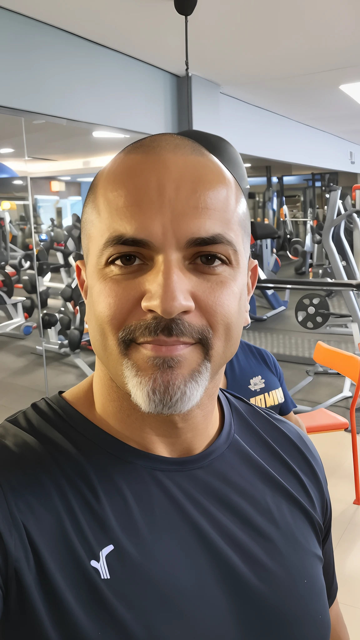 There's a man standing in a gym with a beard, Homens de 45 anos, david rios ferreira, imagem de perfil, 38 anos, Homem de 4 0 anos, Joel Torres, 3 6 anos, 4 5 I, andres rios, ele tem cerca de 60 anos, ele tem cerca de 6 0 anos de idade