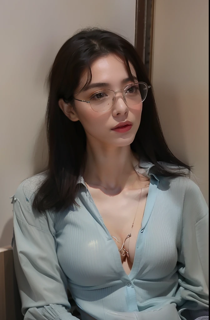 Exposes most of the chest,Looming,Less cloth for clothes, high transparency,mediuml breasts,The body feels flesh,The ribs do not protrude,Smooth skin