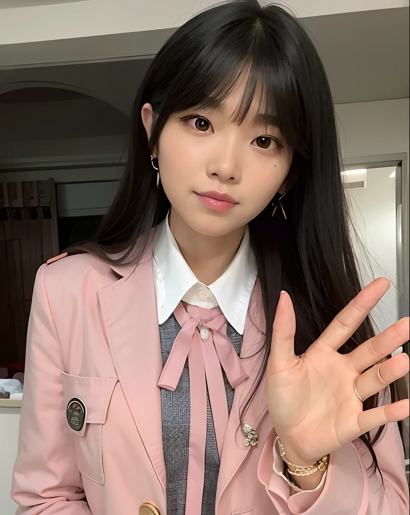 There is a woman in a pink jacket and tie posing for a photo, Ulzzang, menina coreana, Jaeyeon Nam, Jinyoung Canela, Kim Doyoung, camisa solta colar marinheiro uniforme, Lalisa Manobal, Sakimichan, 韓国アイドル, Ruan Vtuber Fofo, Hwang SE - EM, Ela tem cabelo preto com franja