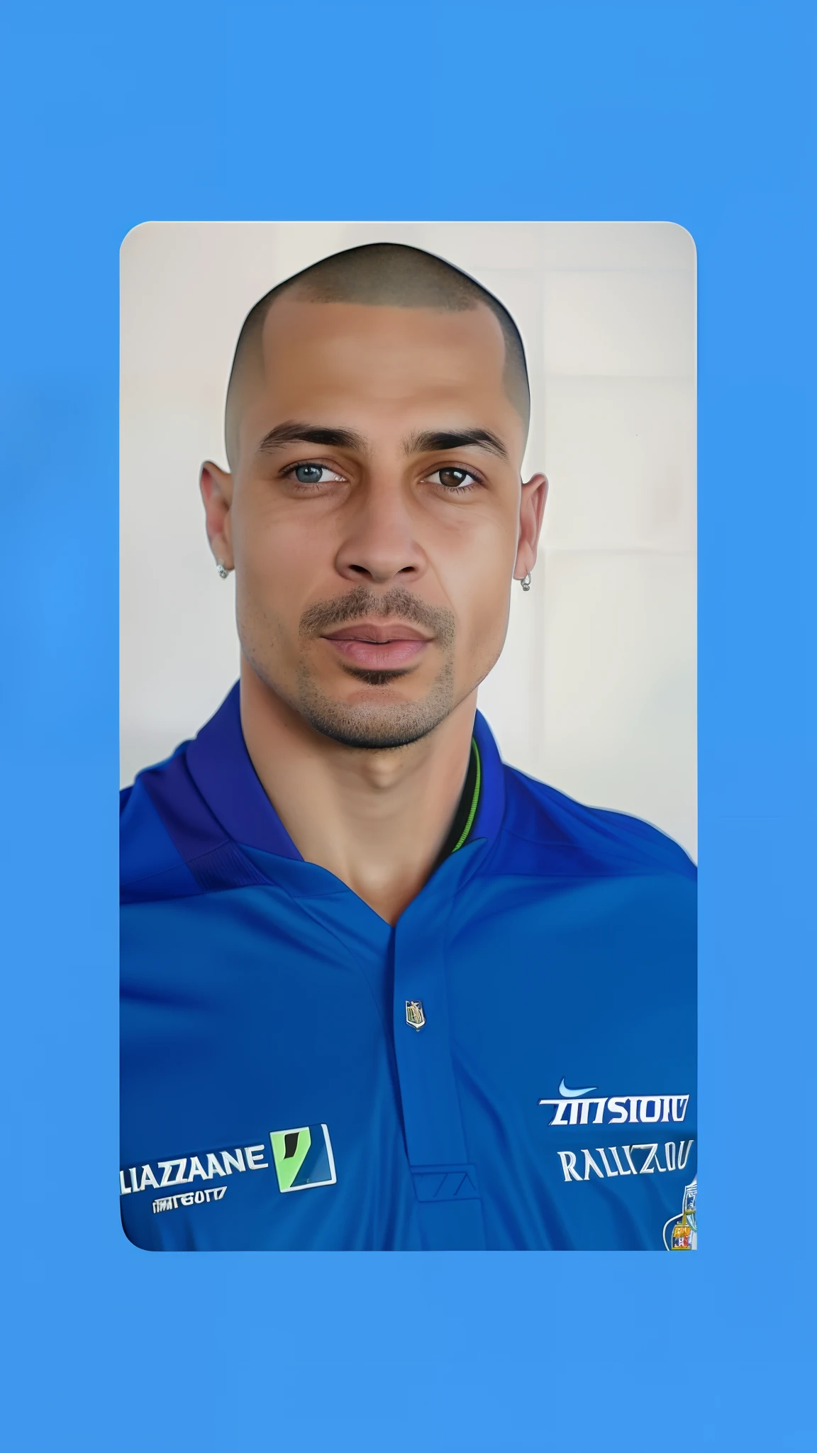 A man in a blue shirt is looking at the camera, david rios ferreira, Arauto Ortega, imagem frontal, danilo torres, José Moncada, adreas rocha, Ronaldo Nazario Fenomeno, victor maristane, Salustiano Garcia Cruz, Ronaldo Nazario, Ronaldo Luis Nazario da Lima, Ronaldo Luis Nazario de Lima