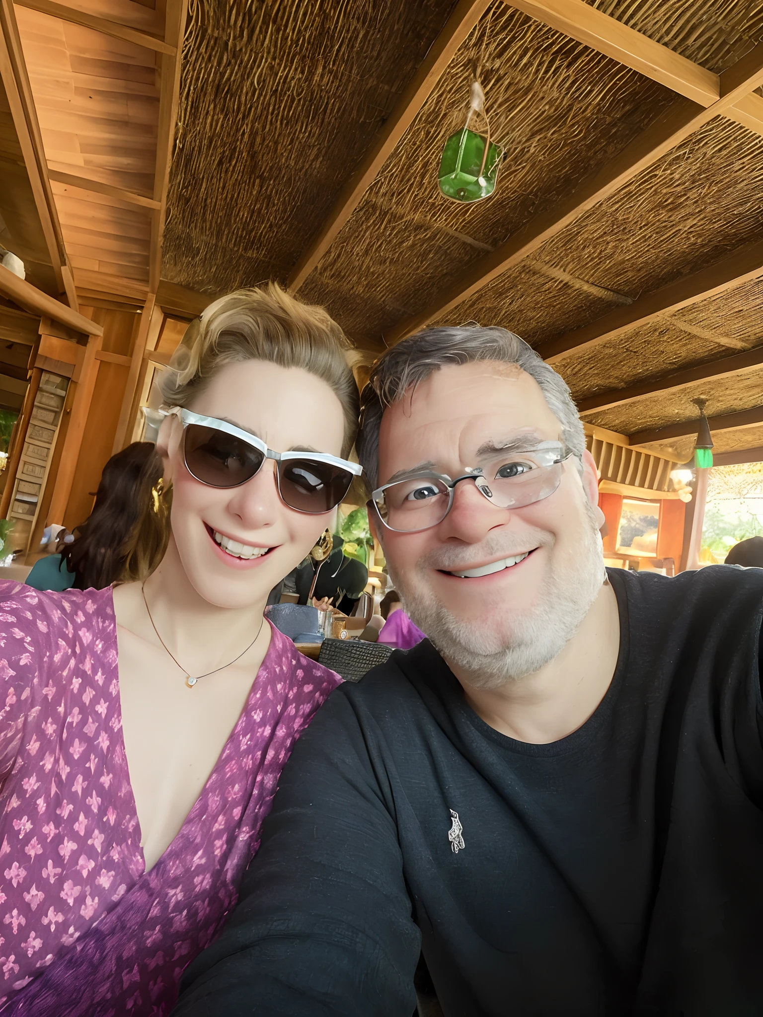 there is a man and woman taking a selfie in a restaurant, vacation photo, divertindo-se, Em um bar Tiki, Millaise e Greg Rutkowski, Casal feliz, taken in the early 2020s, Directed by: Nandor Soldier, imagem de perfil, Directed by: Daniel Lieske, selfie shot straight on angle, Fotografia selfie 8k