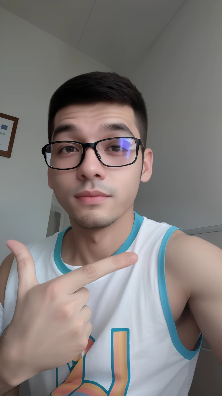 There's a man in glasses and a T-shirt pointing at the camera, 13 anos, foto de perfil 1024px, em torno de 1 9 anos, 1 6 anos, imagem de qualidade muito baixa, mateus 9 5, andres rios, encho enchev, 1 9 anos, Alex, cerca de 20 yo, 2 2 anos