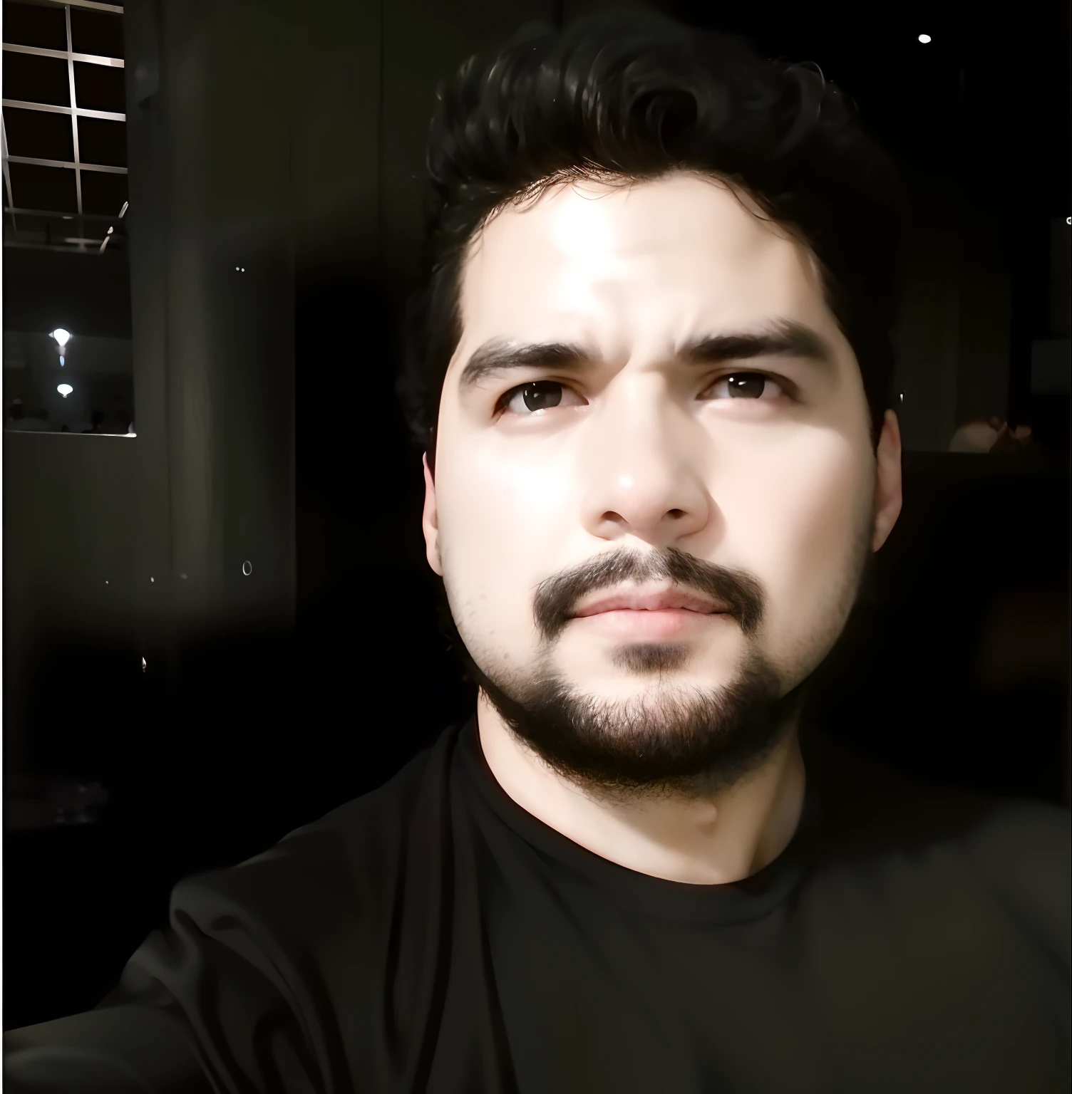 there is a man with a beard and a black shirt on, Fotografia selfie 8k, com uma barba pequena, Josana Gonzales!!!, inspirado em Eddie Mendoza, andres rios, Cristiano Orrillo, sem barba e bigode, sem barba, com um fundo preto, Jose Miguel Romano Francisca, with serious face expression, foto de perfil headshot, na frente de um fundo preto