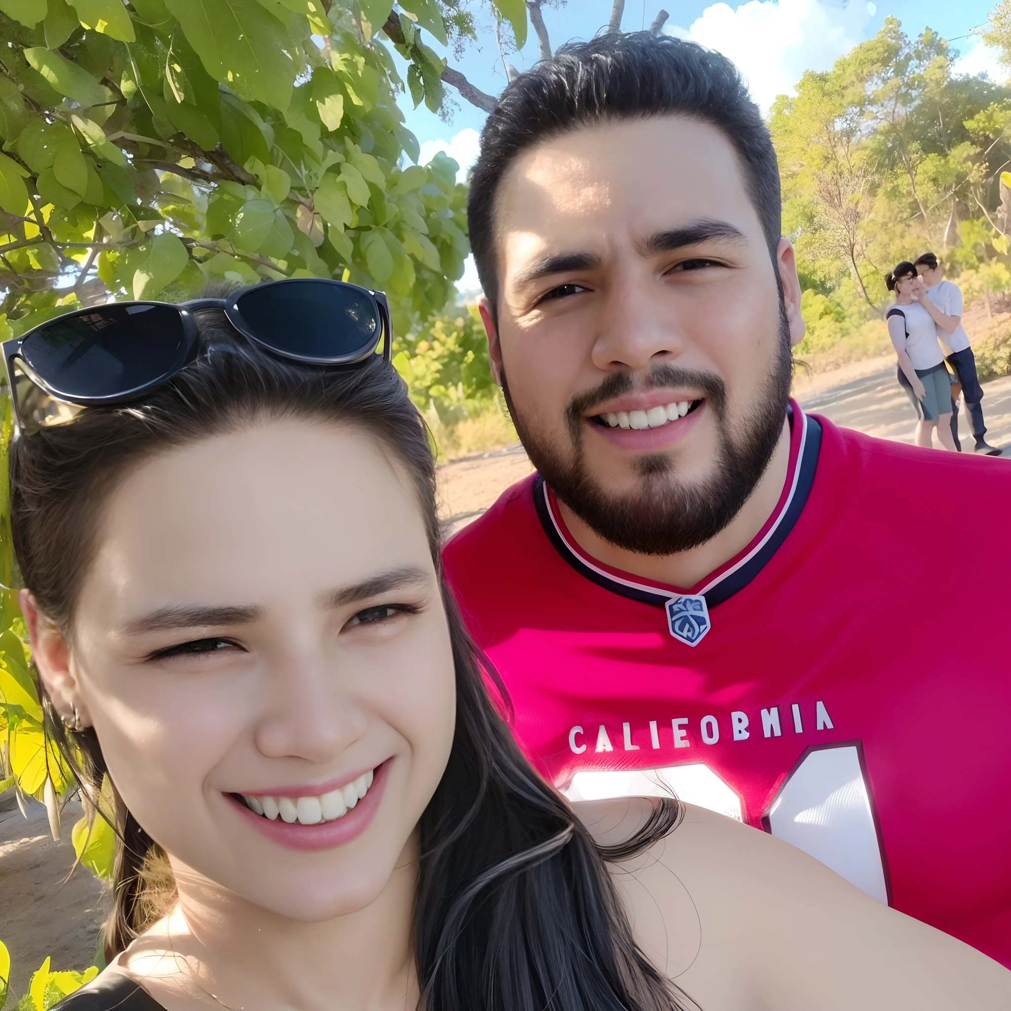 there is a man and a woman that are posing for a picture, Parque em segundo plano, vacation photo, com um parque ao fundo, no parque, par, Fotografia selfie 8k, 4 k post, Postagem 4k, trees in the background, Directed by: Nandor Soldier, imagem de perfil, em um parque, imagem do avatar