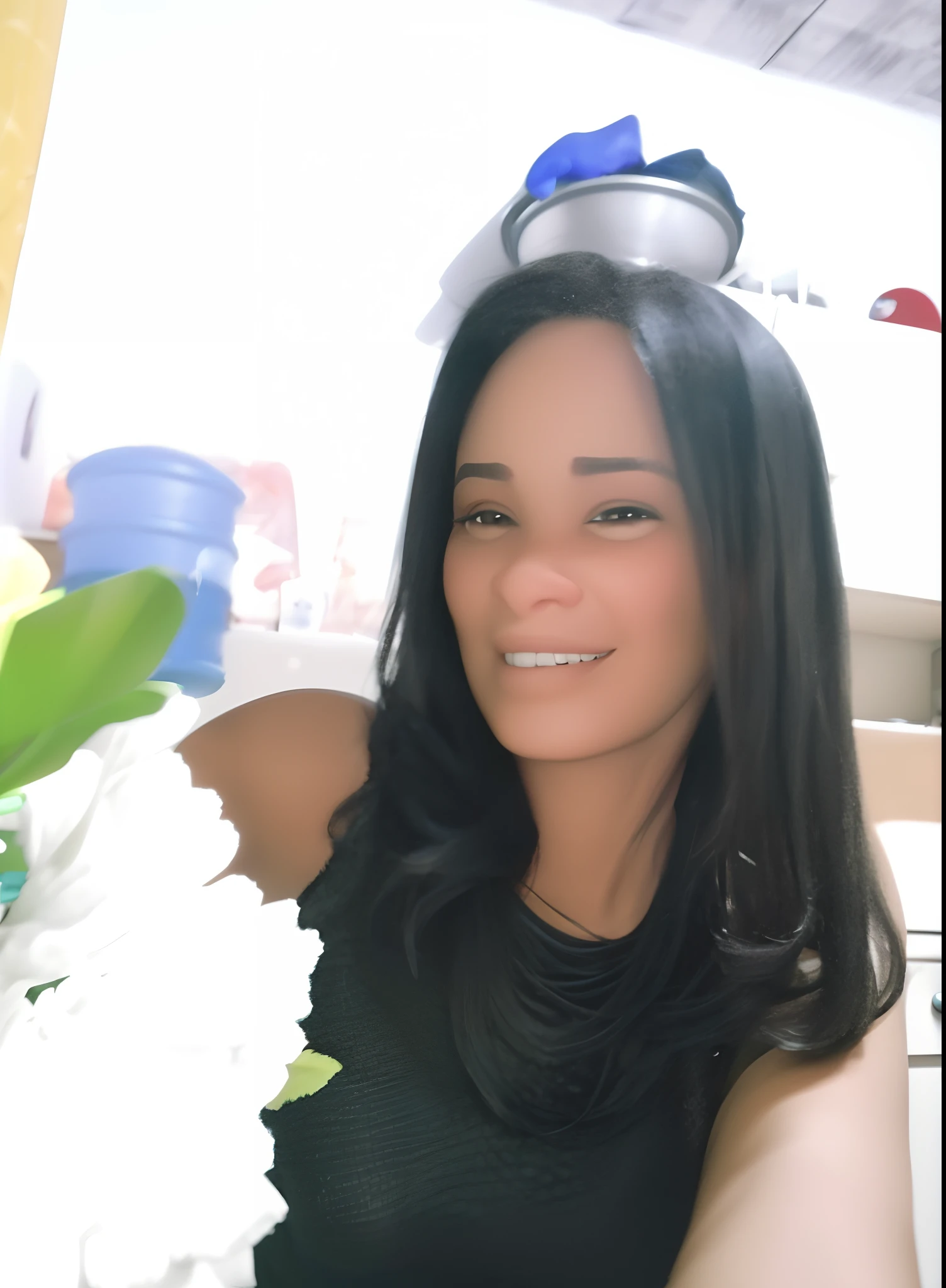 A woman posing for the selfie inspired by the Pixar animation, de perto. The character takes center stage with captivating facial expressions, oferecendo um toque de irrealidade. Estilo cartoon da Pixar, muito parecido com um filme da Pixar studios, mulher sexy.