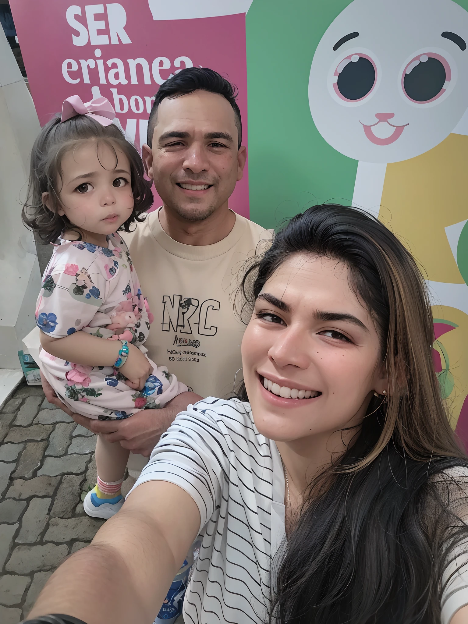 There's a man and a woman taking a selfie with a , Directed by: Nandor Soldier, 3 5 year brazilian mother, mateus 9 5, In Sao Paulo, andrea rocha, Malika Favre, Happy family, by Amelia Peláez, São Paulo, foto 8 k, divertindo-se, david rios ferreira, Carmelo Blandino